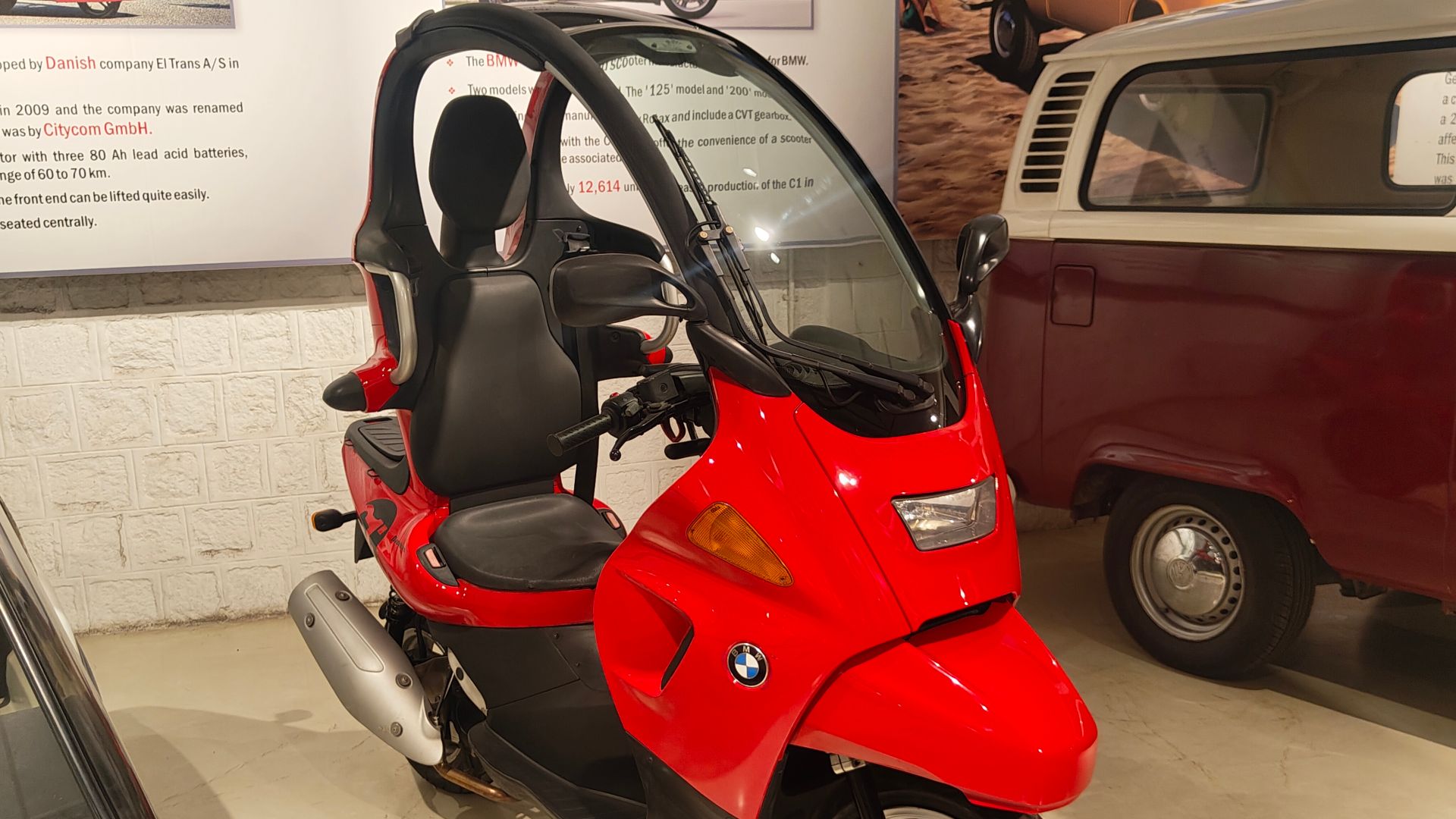 File:BMW C1.jpg