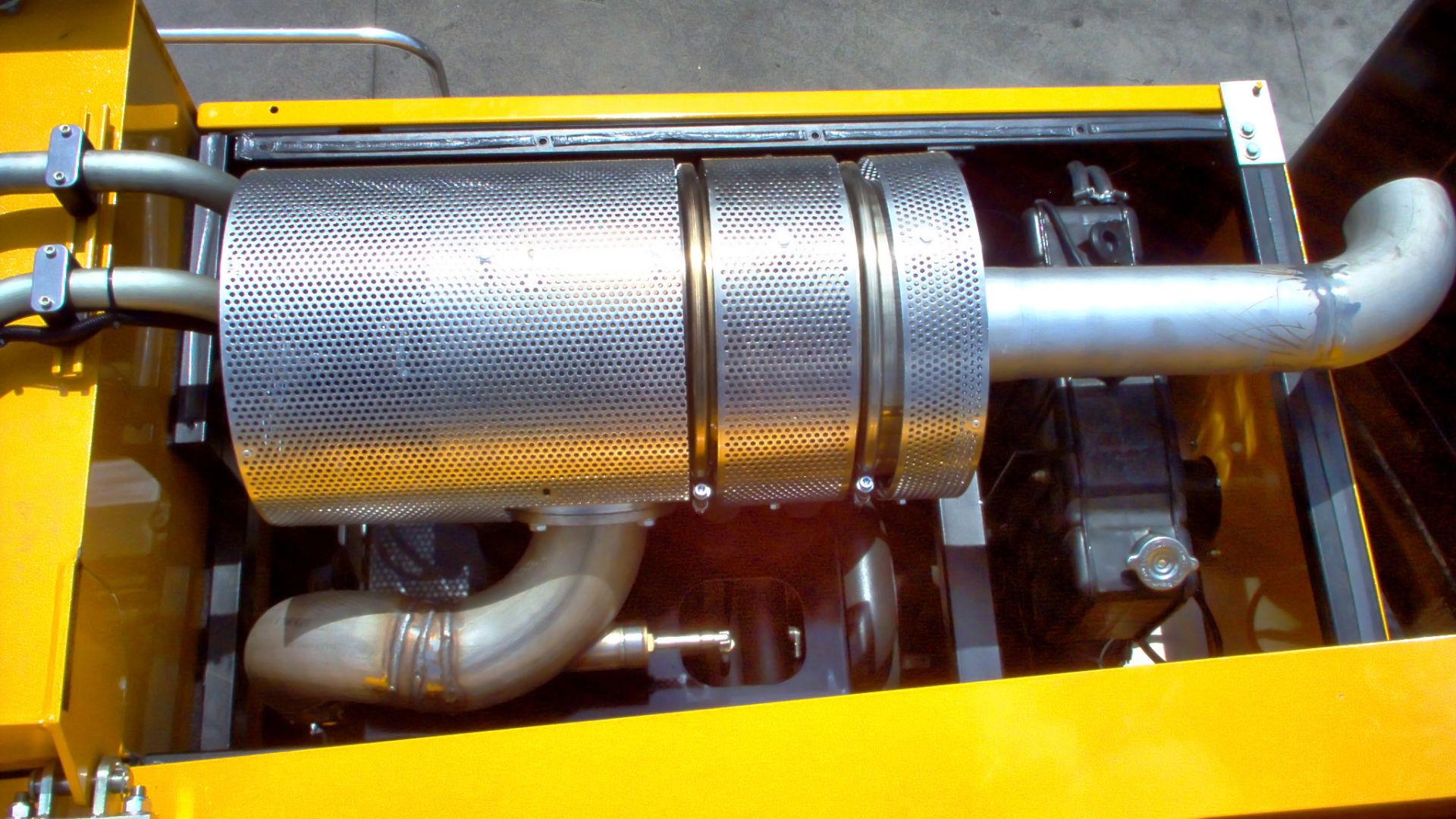 File:DPF retrofit installation.jpg