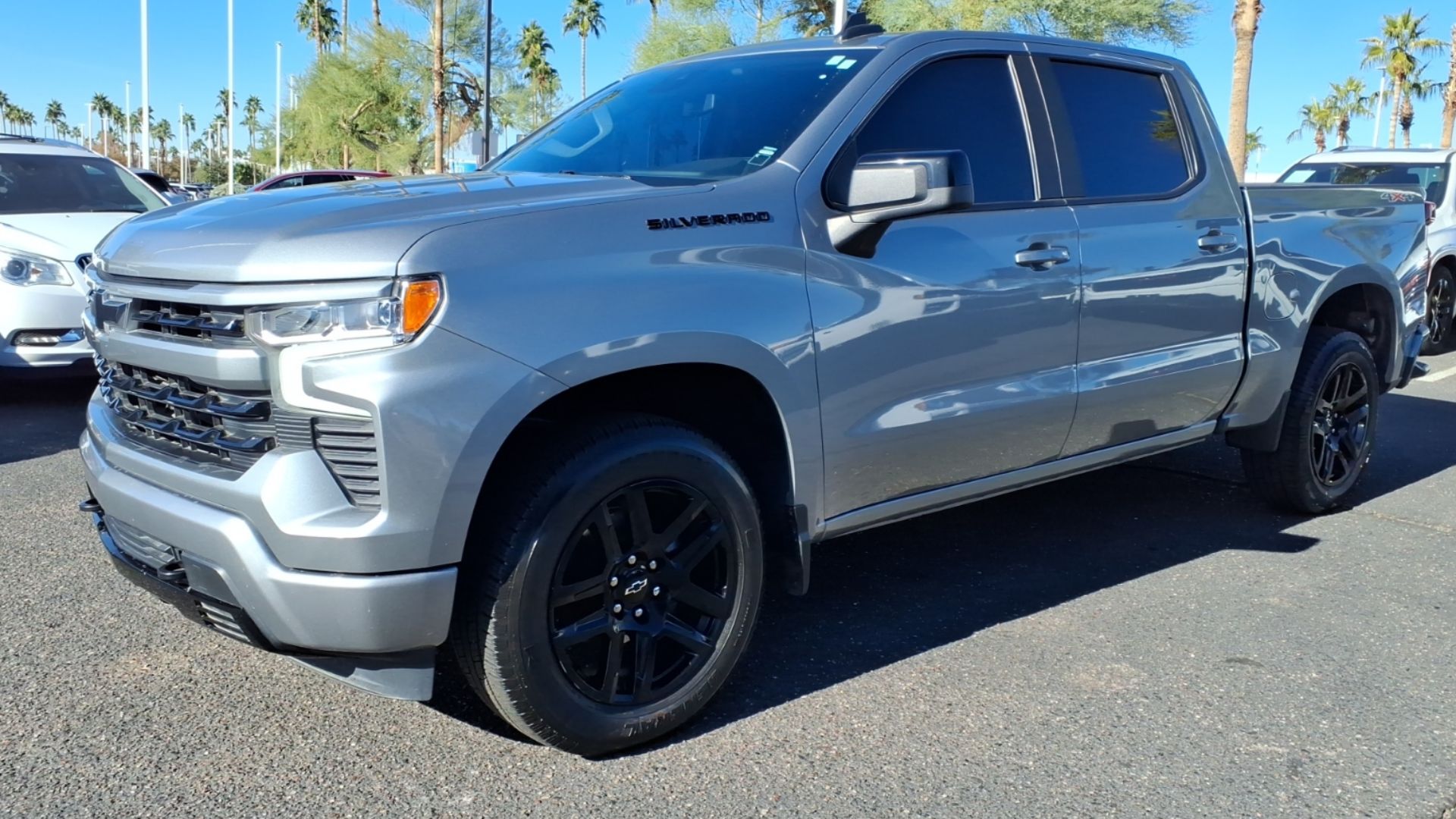 File:23 Chevrolet Silverado 1500 RST.jpg