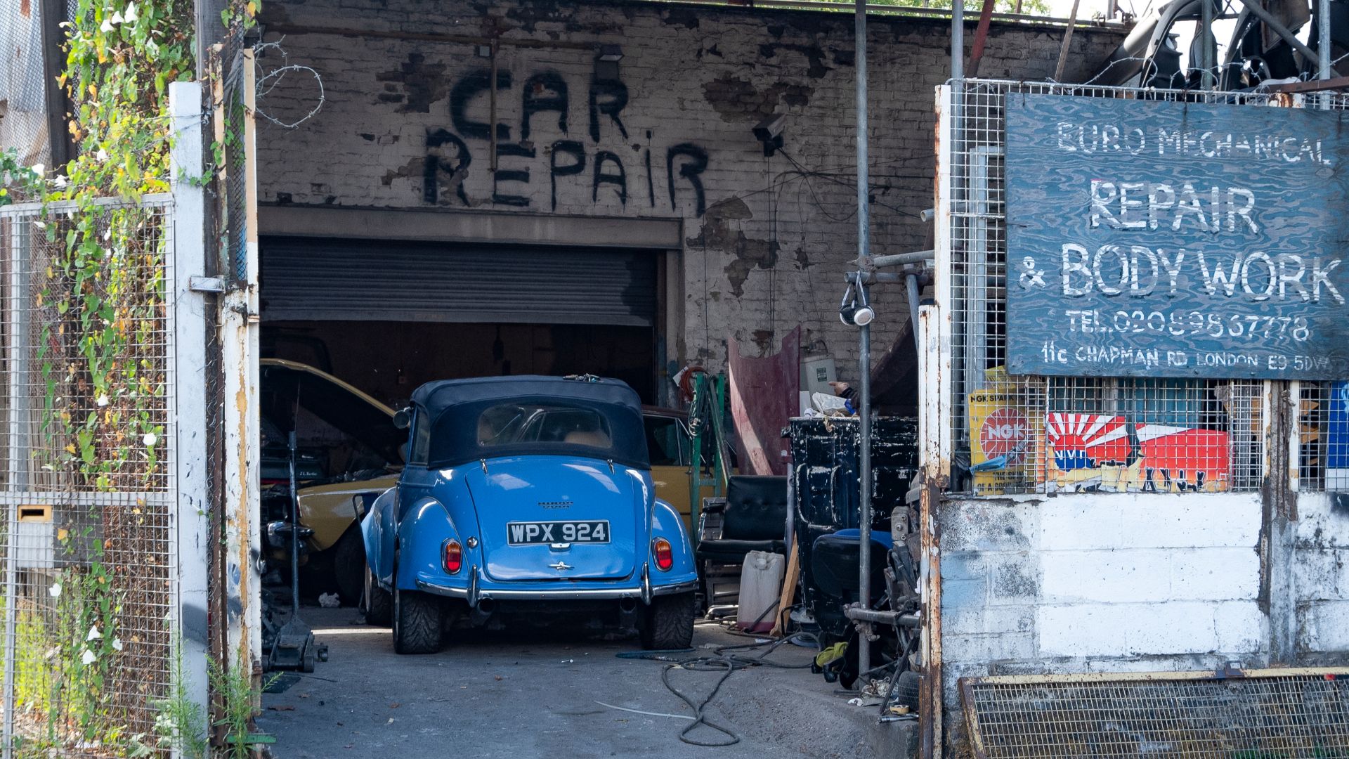 File:Car Repair Shop, Hackney Wick.jpg