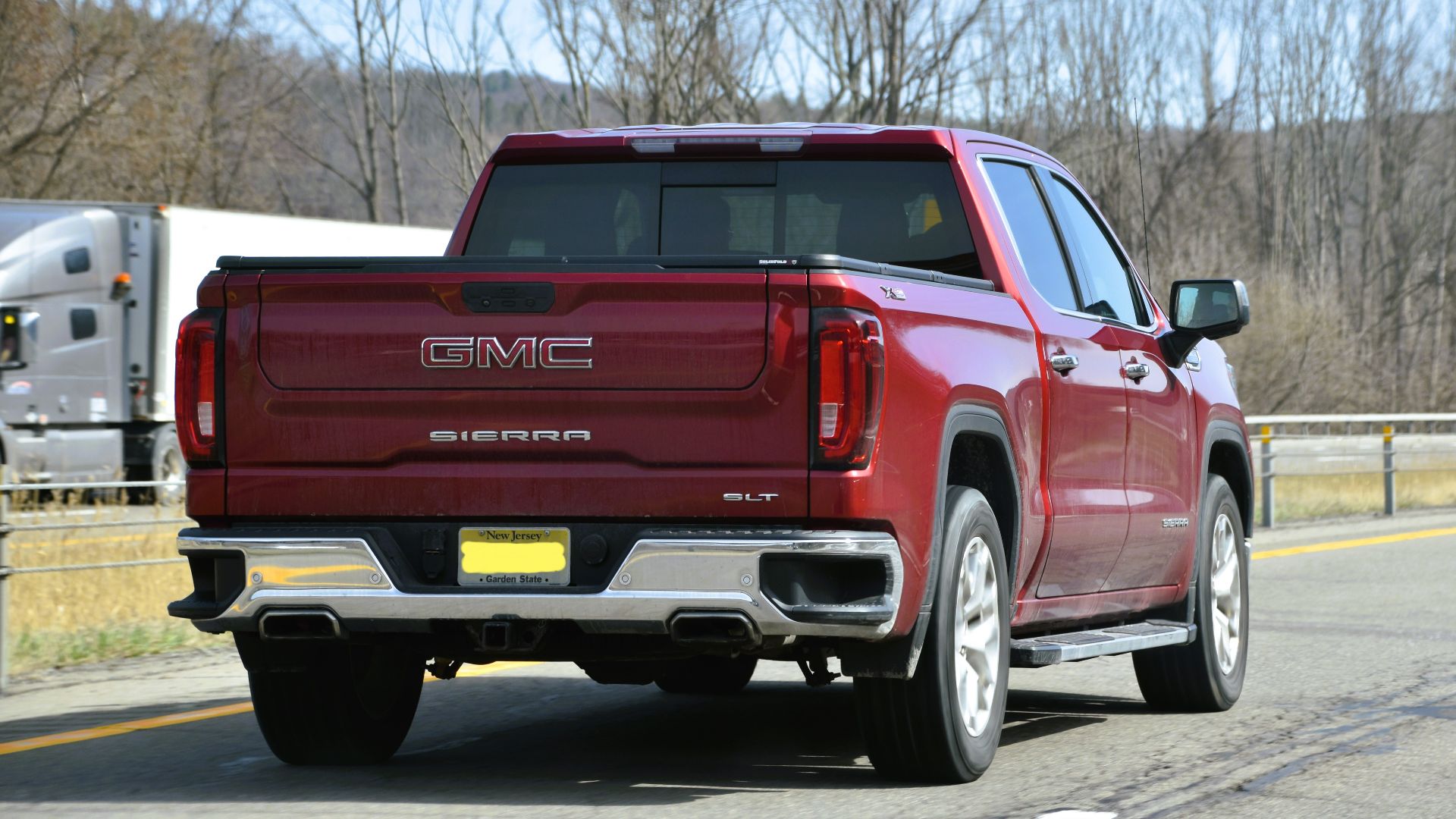 File:GMC Sierra 1500 SLT (2019) (53652073178).jpg