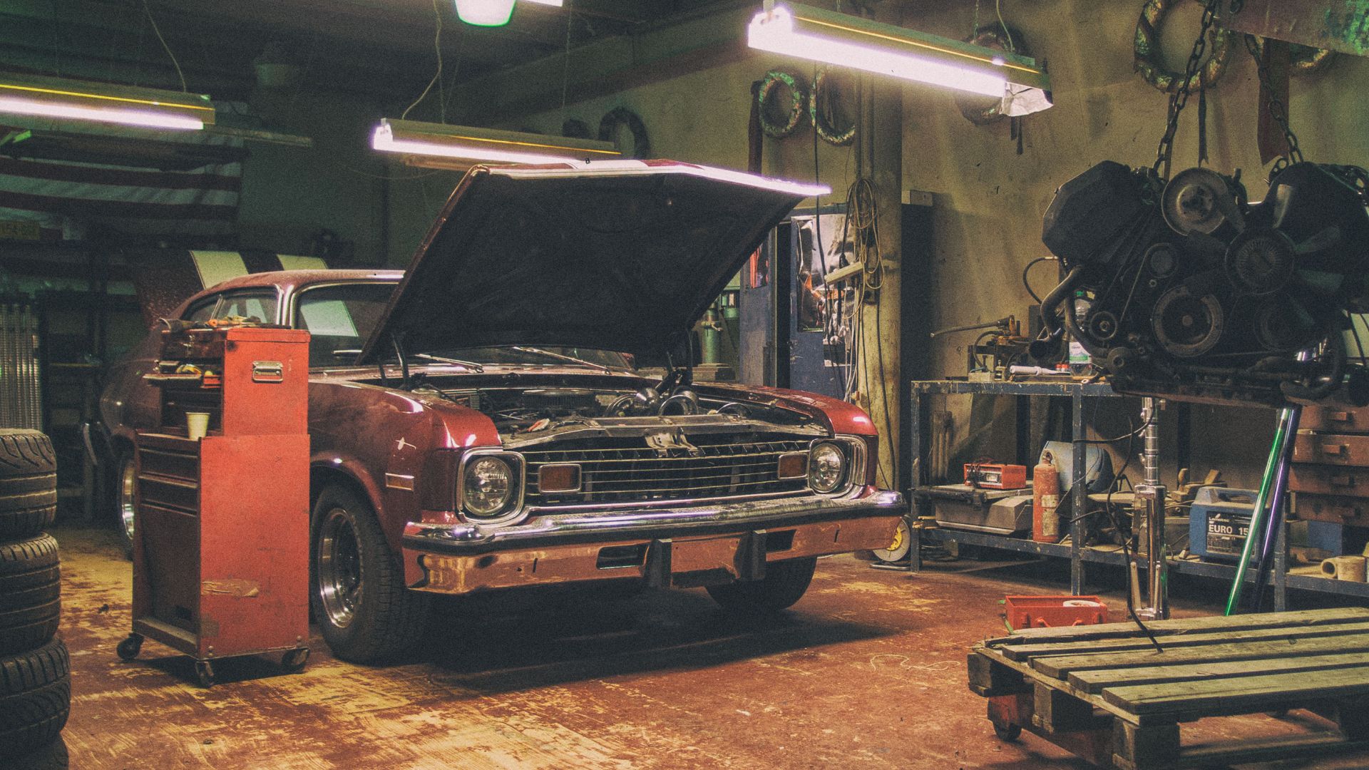 File:Car repair shop.jpg