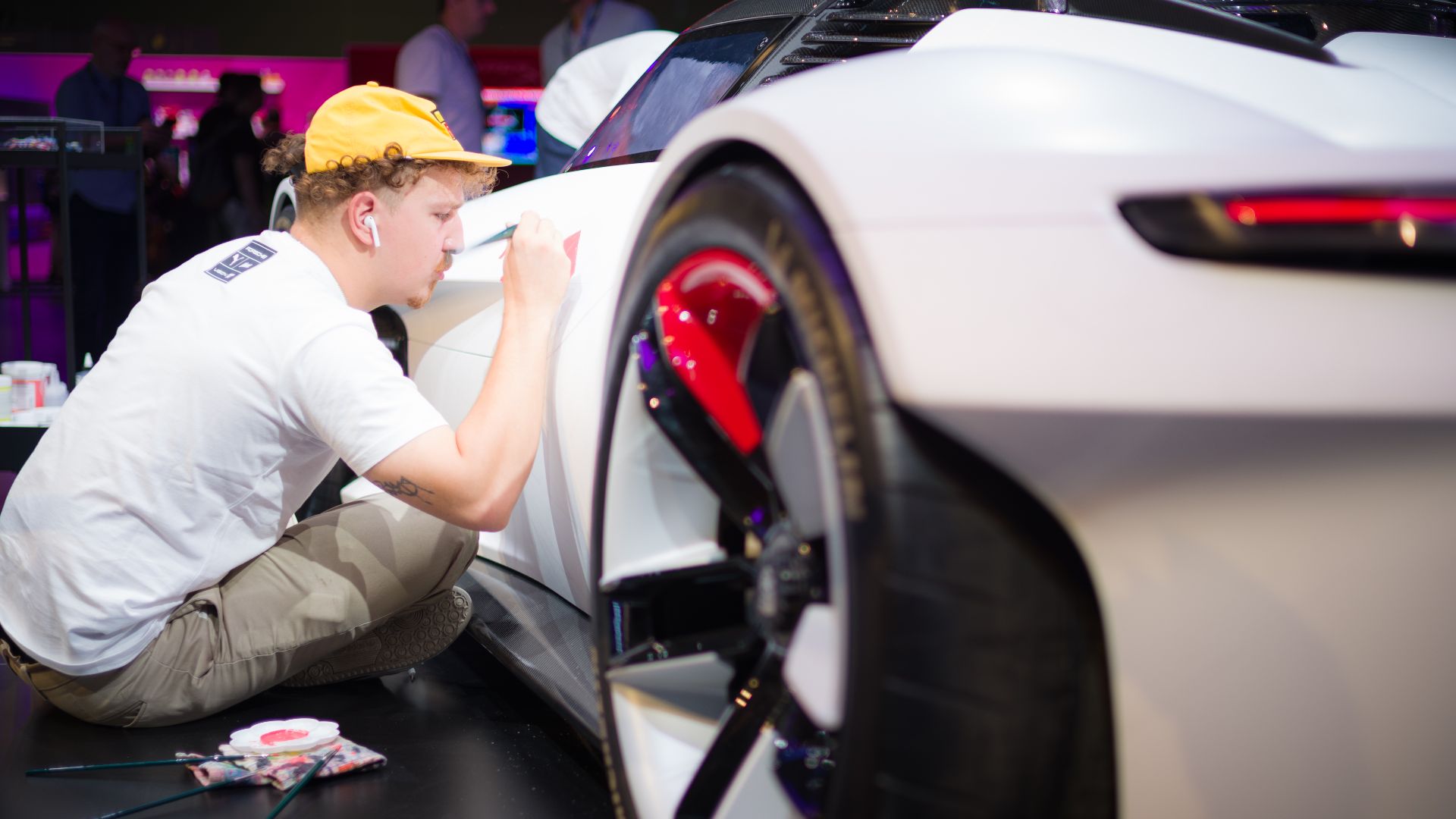 File:Car body paint at Gamescom (52338139782).jpg