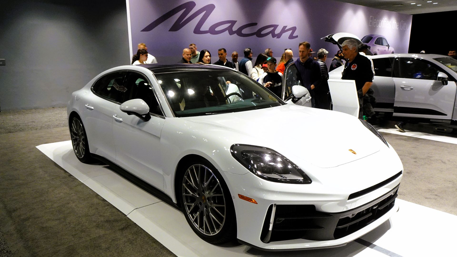 File:Porsche Panamera 4 (2024) (53622872537).jpg