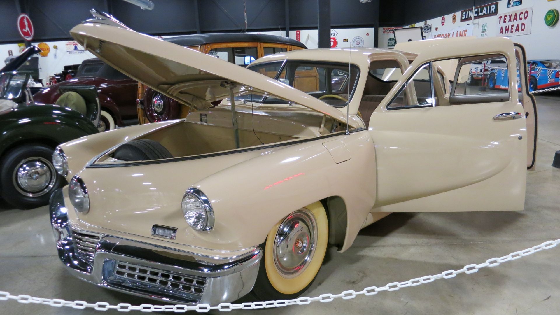 File:1948 Tucker - 15903254475.jpg