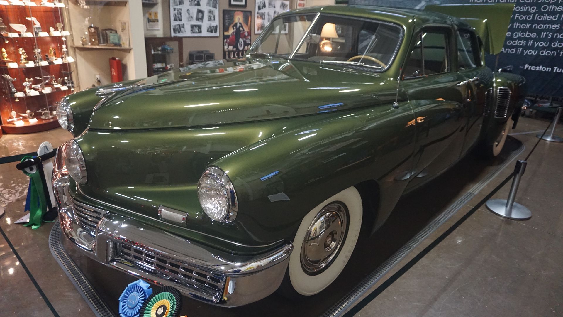 File:Stahls Automotive Collection December 2021 146 (1948 Tucker Sedan).jpg