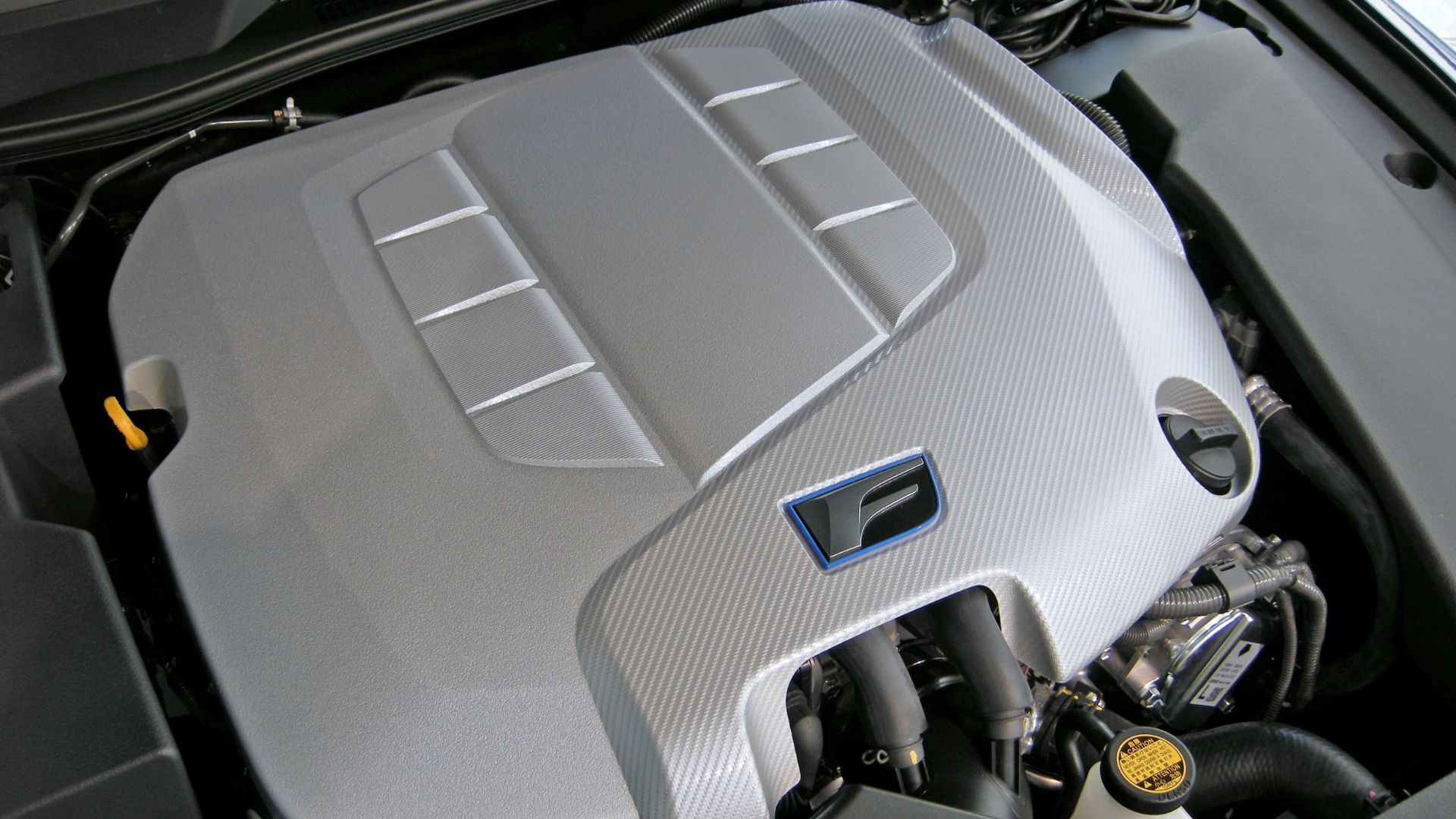 File:Toyota 2UR-GSE Engine.JPG