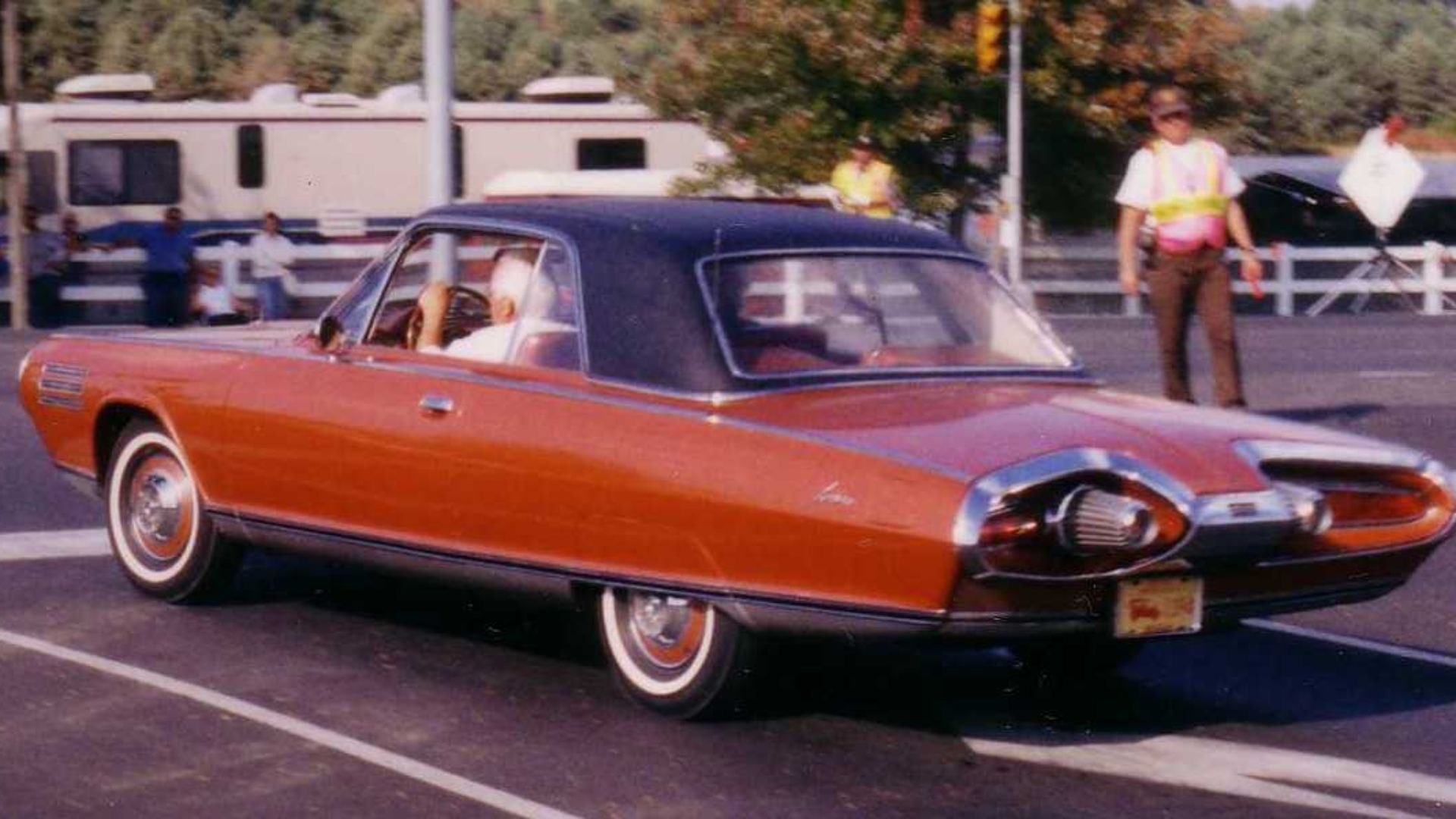 File:1963 Chrysler Turbine in Hershey PA.JPG