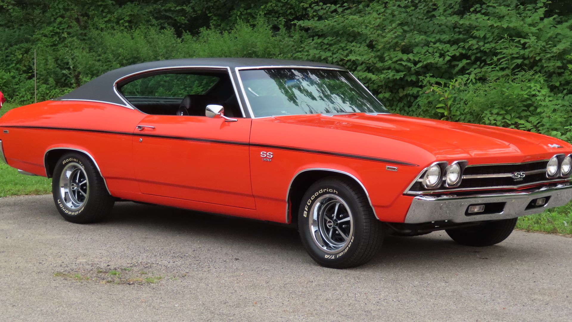 File:1969 Chevrolet Chevelle SS 396 Sport Coupe, front right (Cruisin' the River Lowellville Car Cruise, July 17, 2023).jpg