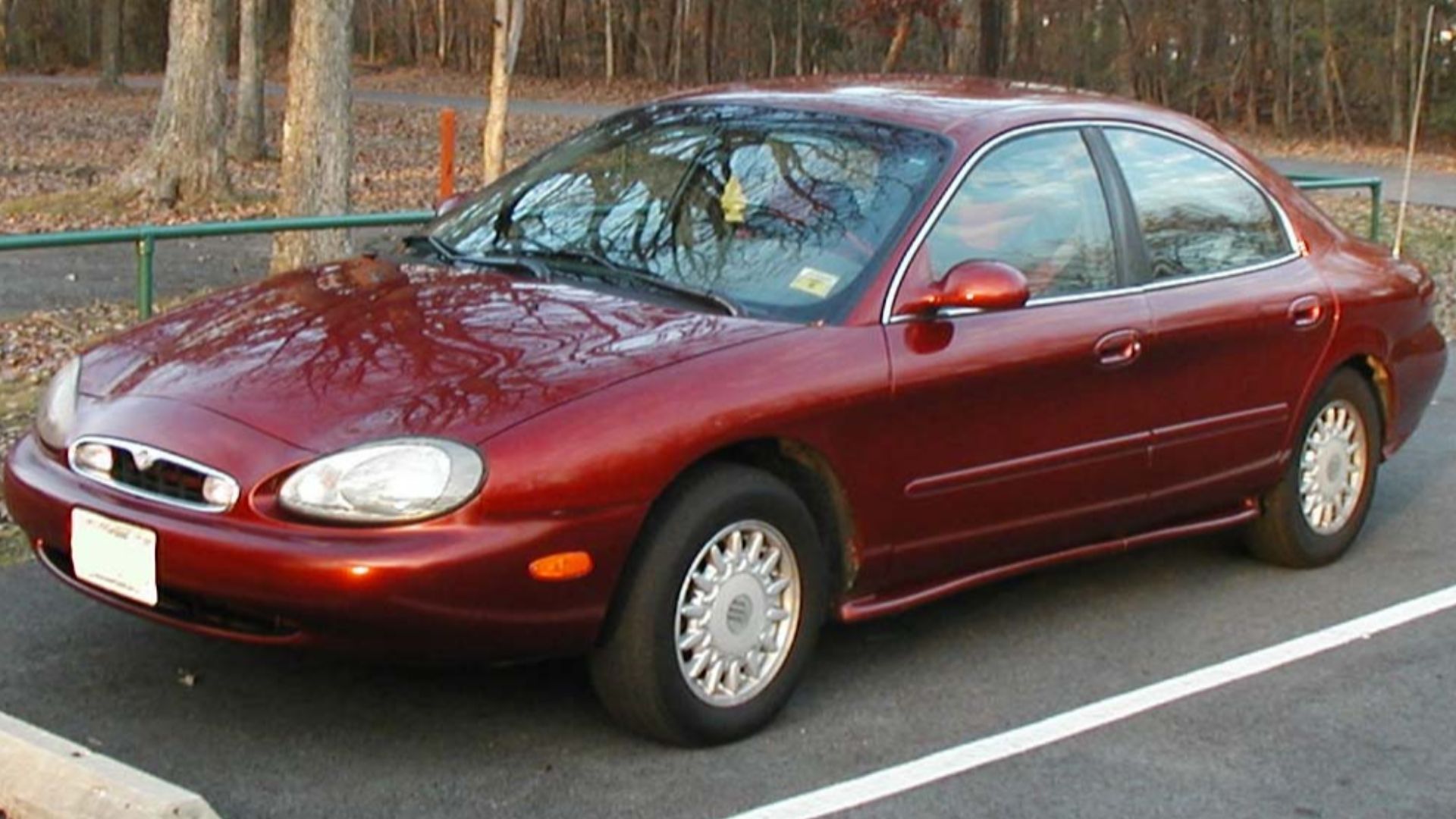 File:3rd-Mercury-Sable-sedan.jpg