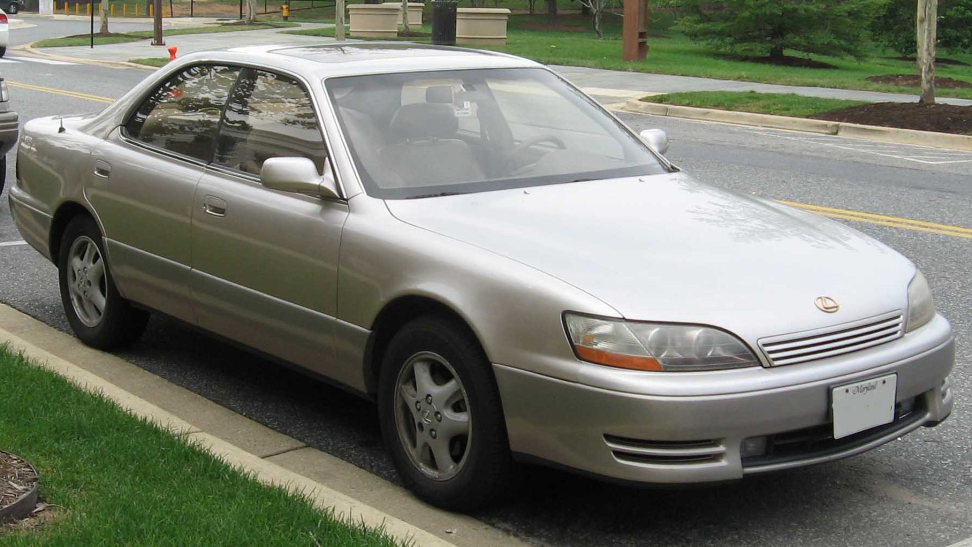 File:Lexus-ES-300.jpg