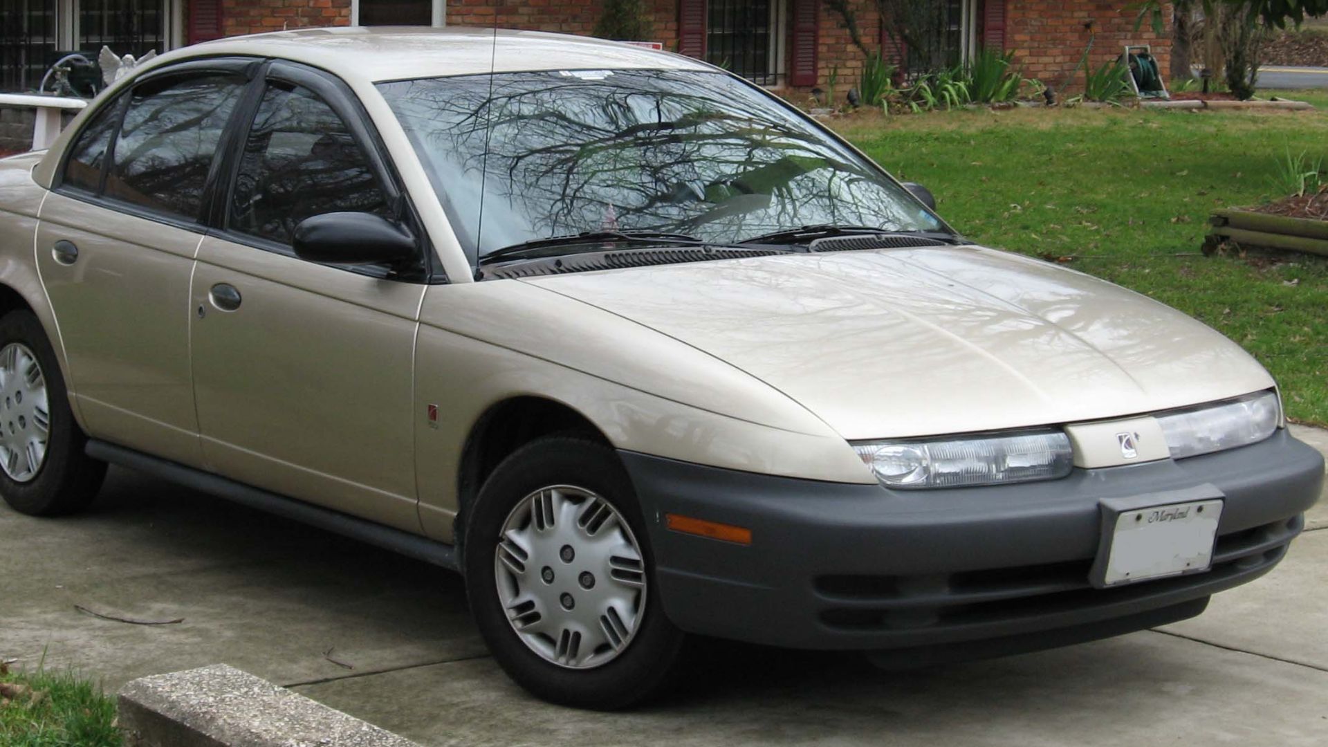 File:96-99 Saturn SL.jpg