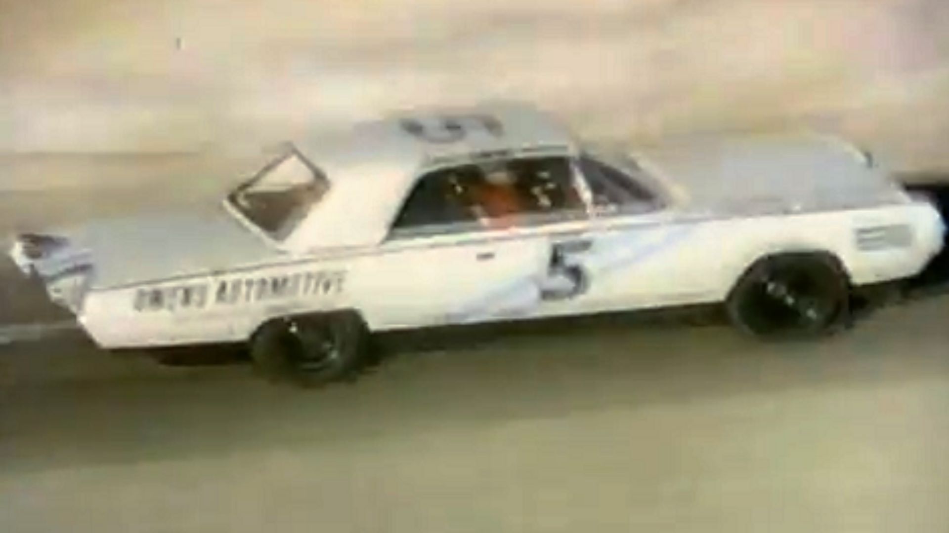 File:1963 Chrysler turbine car in film.png