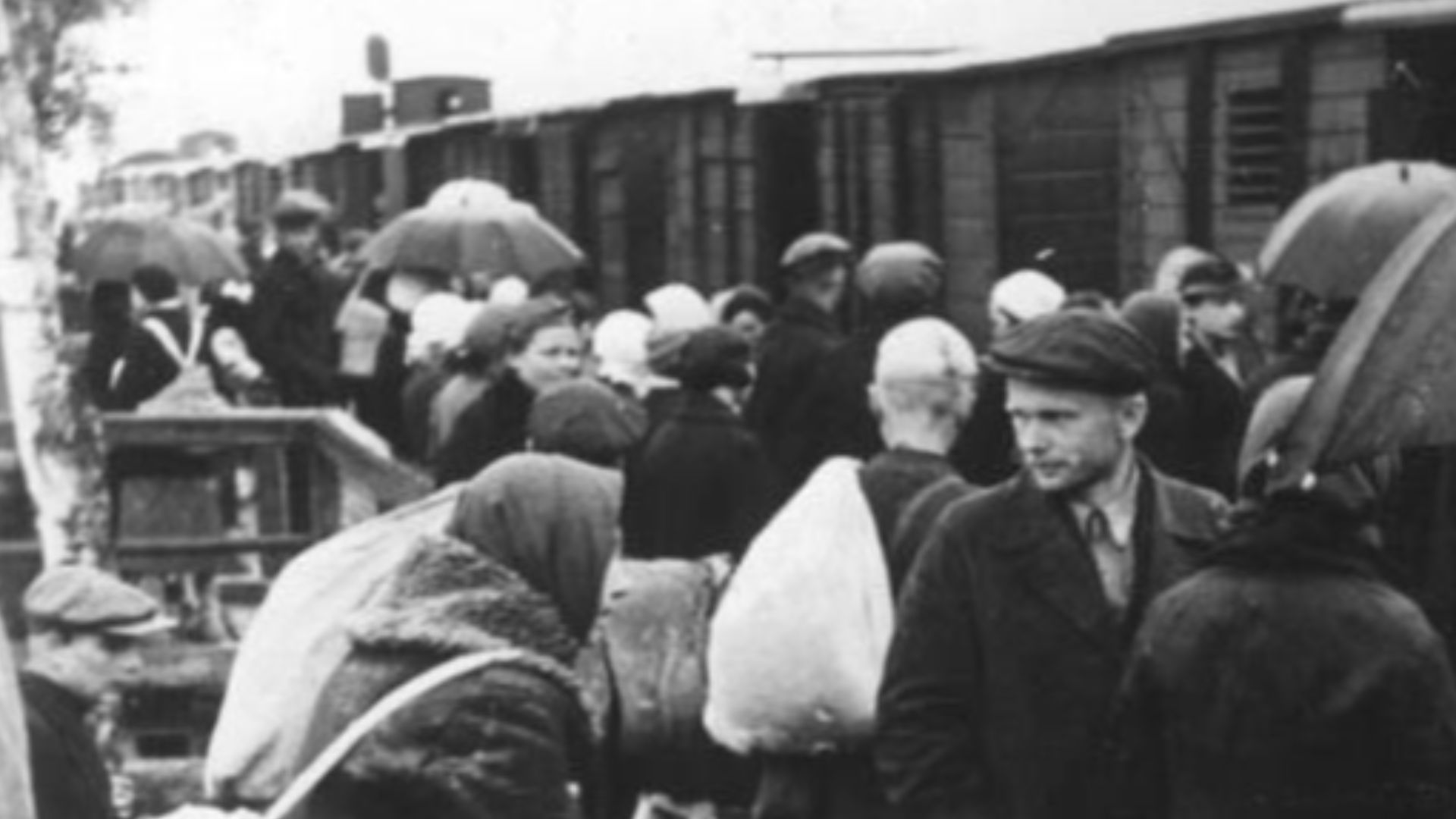 File:Bundesarchiv Bild 183-B25447, Eisenbahntransport russischer Zwangsarbeiter.jpg