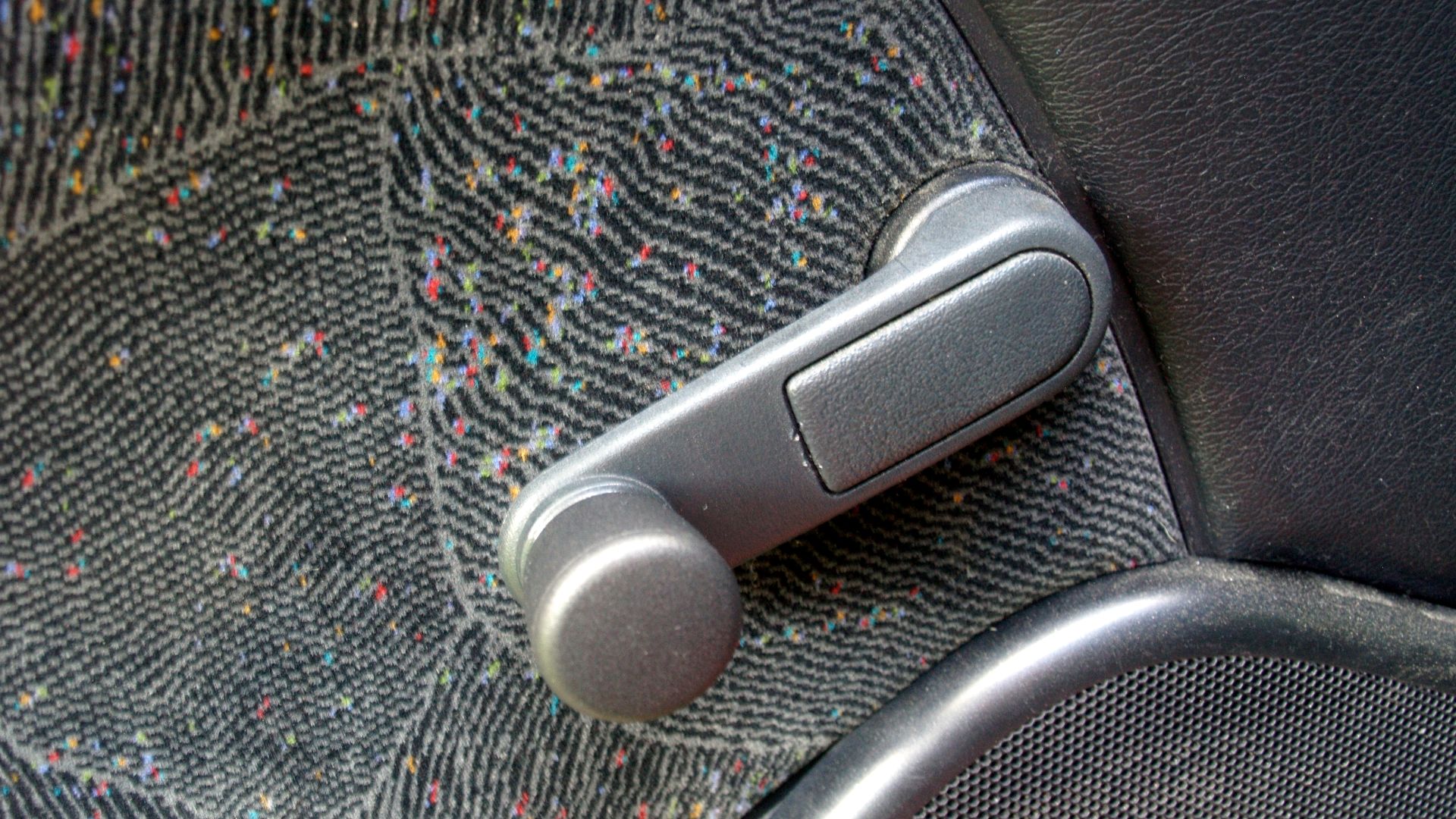 File:Car window crank.jpg