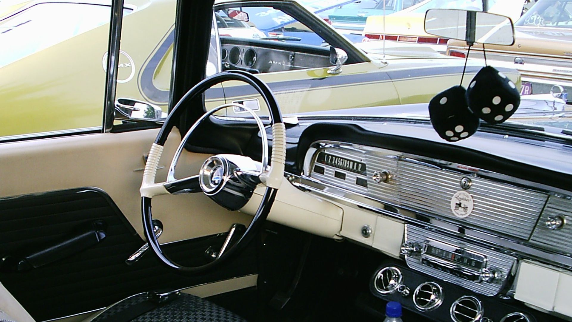 File:1958 Ambassador 4-d hardtop interior.jpg