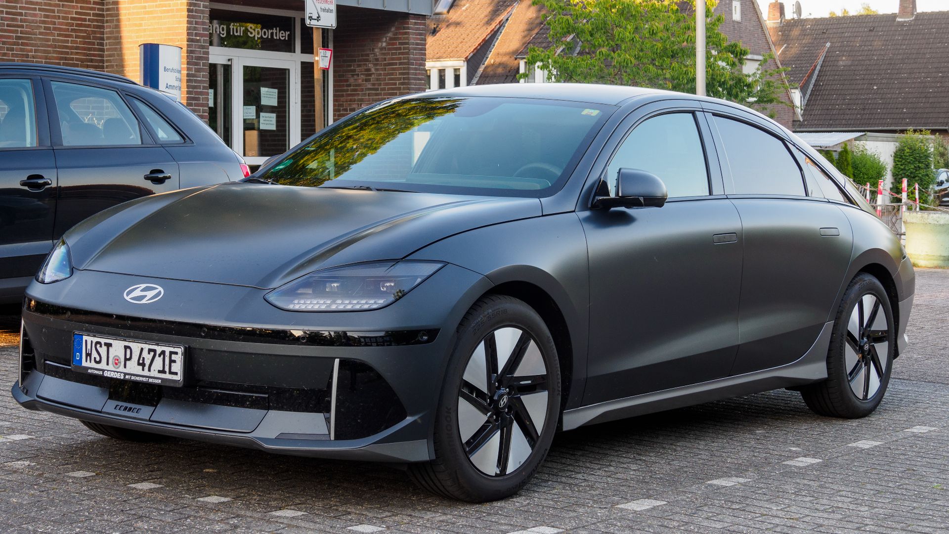 File:Hyundai Ioniq 6 (16661).jpg