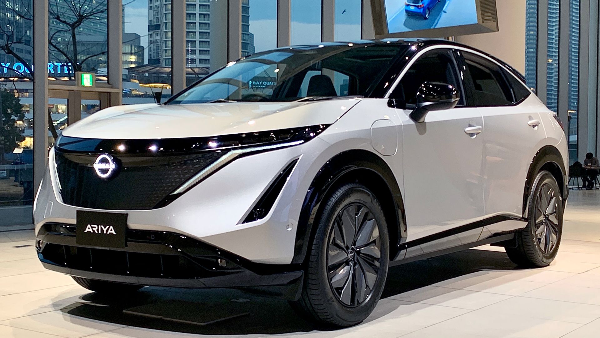 File:Nissan Ariya, left front, Nissan Gallery HQ, 2021.jpg