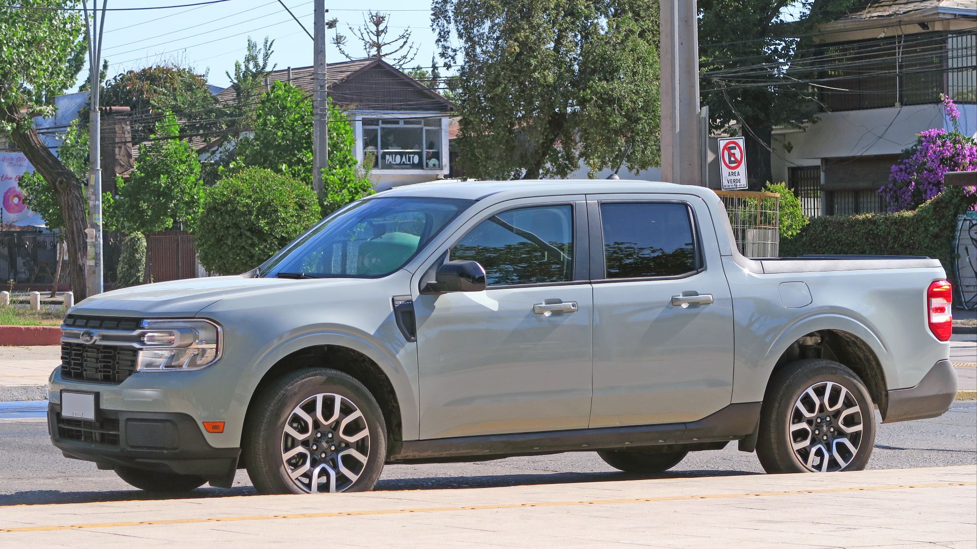 File:Ford Maverick Hybrid Lariat 2024.jpg
