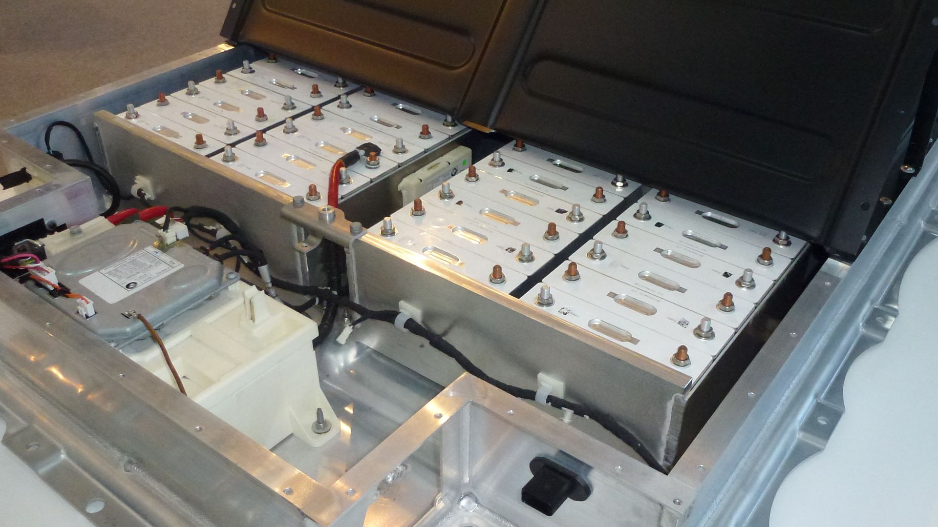 File:Lithium-Ion Battery for BMW i3 - Battery Pack.JPG