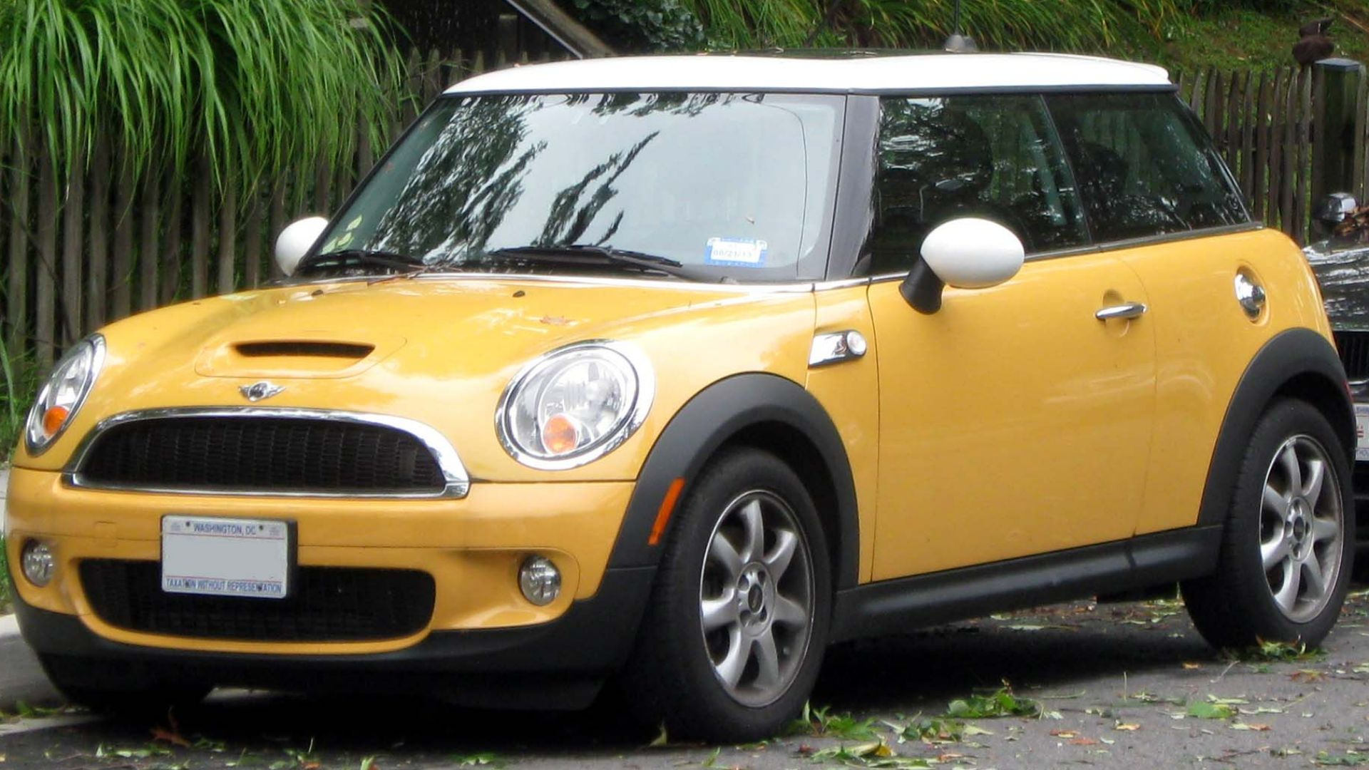 File:2007-2010 Mini Cooper S -- 08-28-2011.jpg