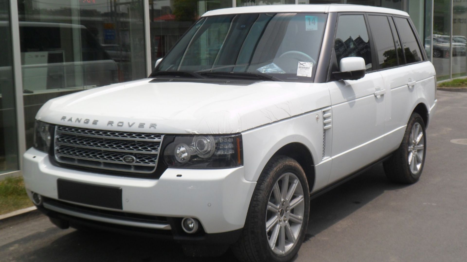 File:Land Rover Range Rover L322 facelift 01 China 2012-06-16.jpg