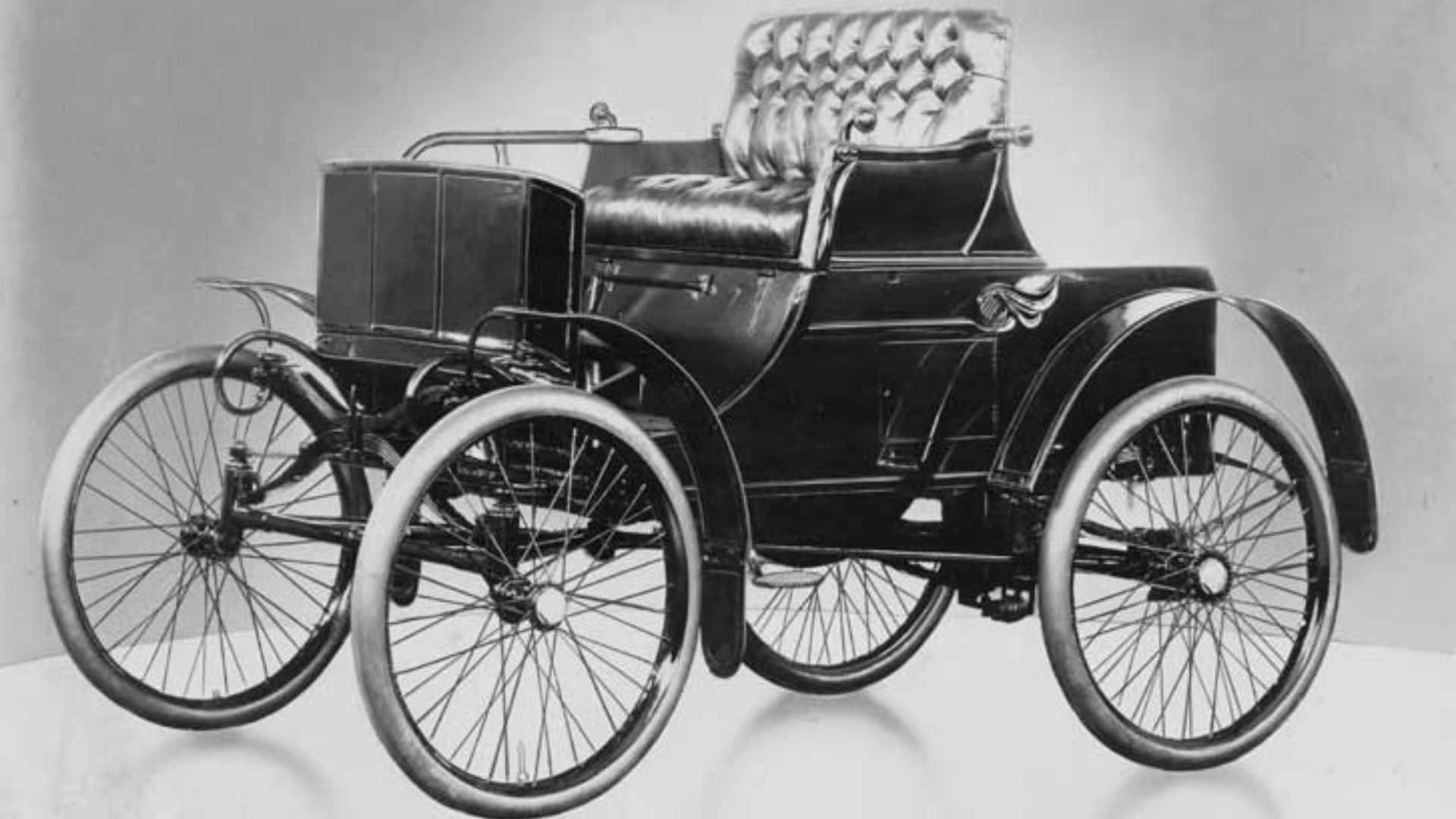 Packard Model A runabout (1899);