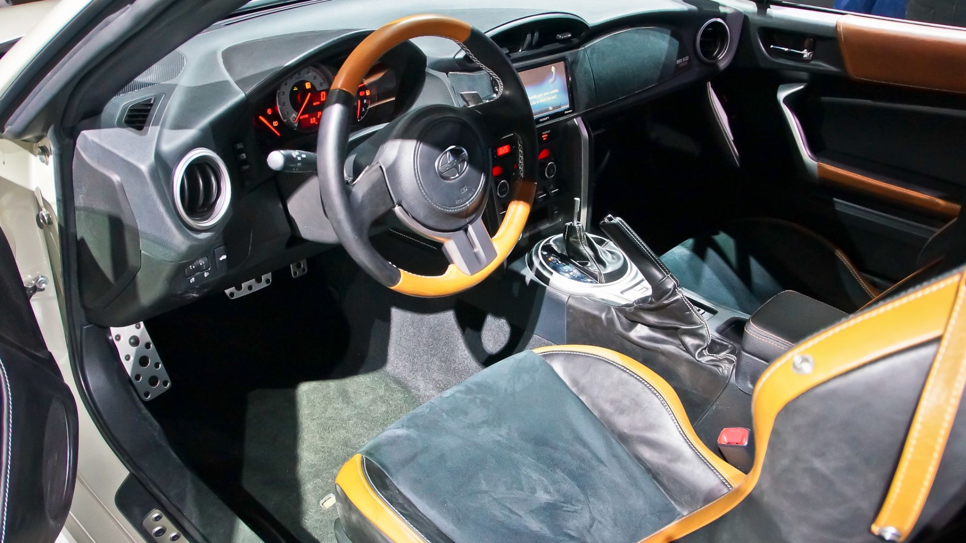 2015_11_13_LA_Auto_Show-1500-41