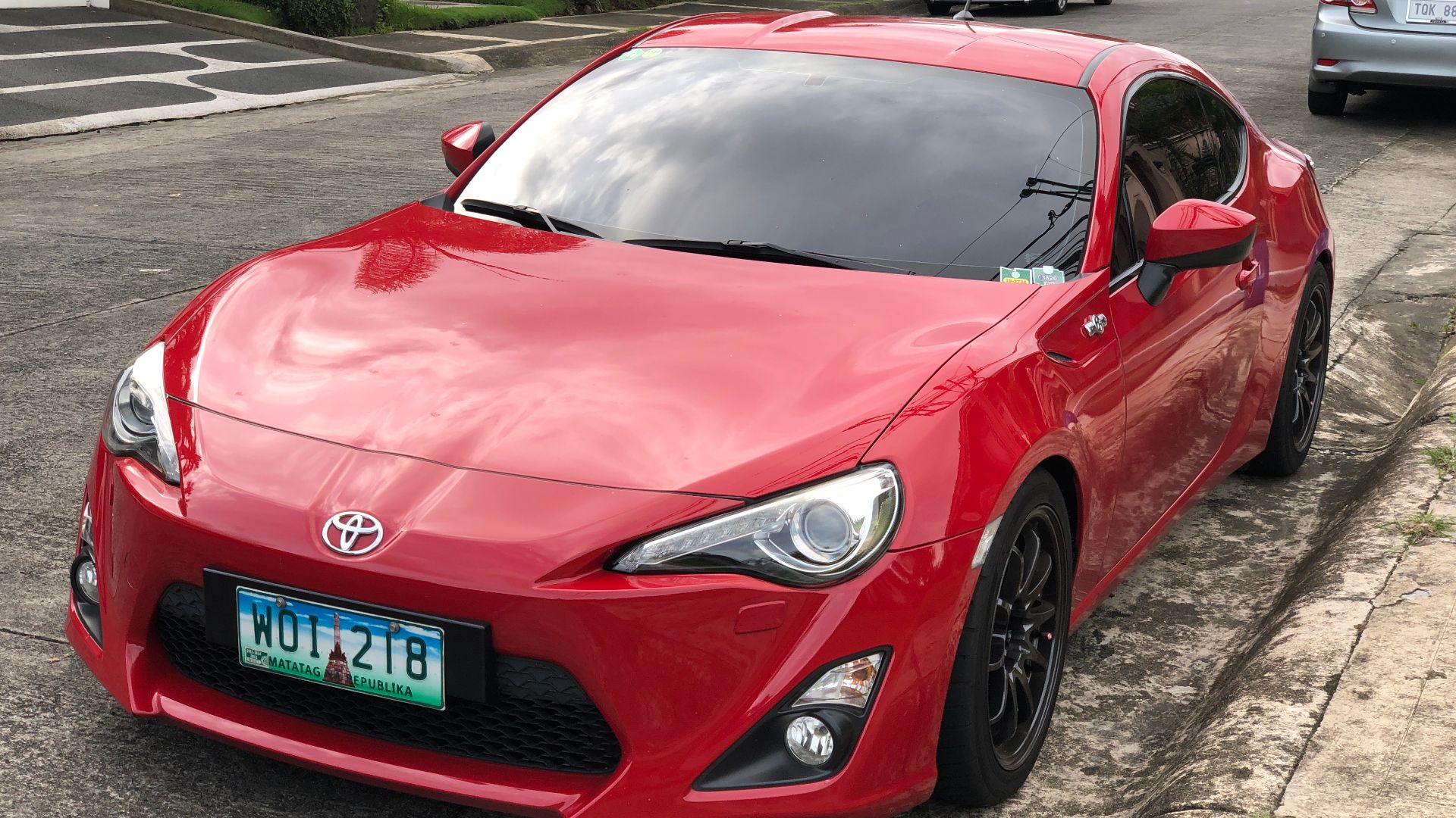 Front angle of a Toyota 86.