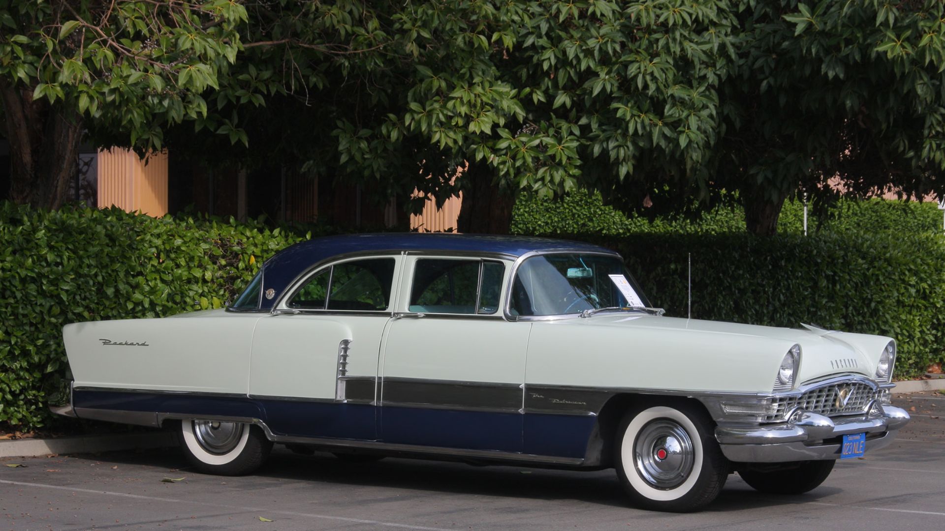 1955 Packard Patrician Touring Sedan model 5580-5582 painted in Norwegian Forest Metallic and Shannon Green;
Packard Club at the Double Tree Hotel, Orange, CA, Jan 29, 2010