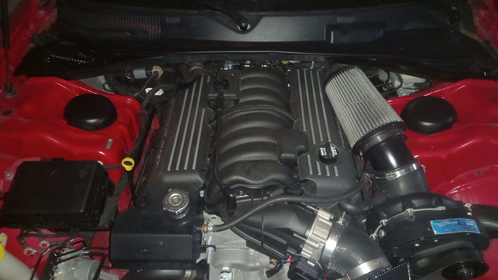 File:Motor HEMI V8 392.jpg