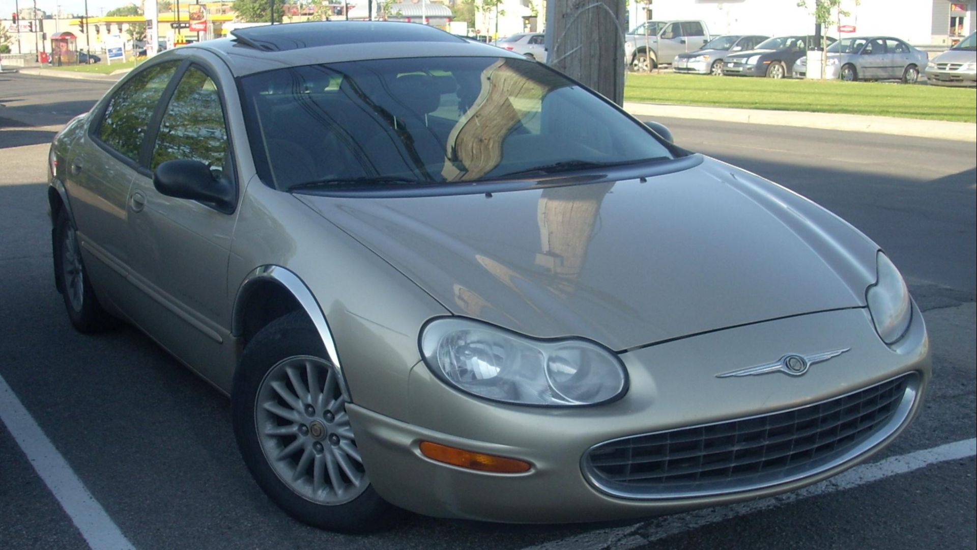 1998-2001 Chrysler Concorde photographed in Montreal, Quebec, Canada at Gibeau Orange Julep.
