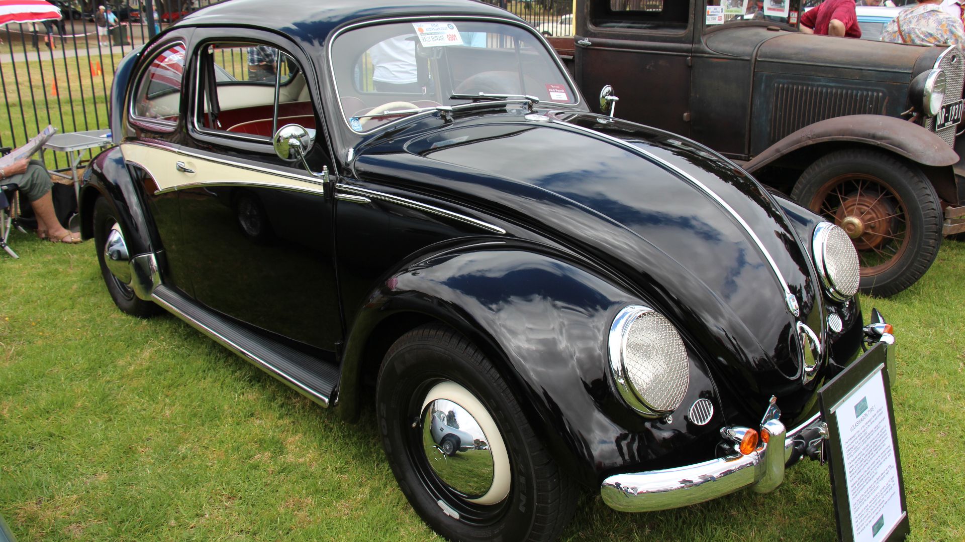 File:1958 Volkswagen Beetle Deluxe (14327303816).jpg