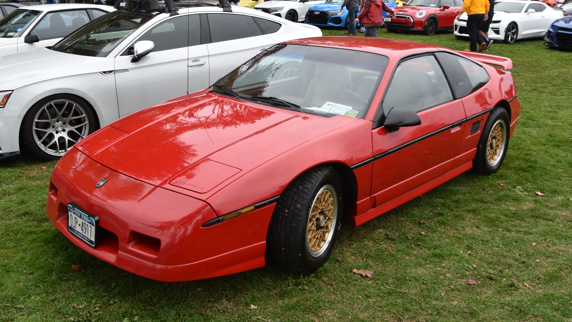 File:Pontiac Fiero GT (1988) (52451419069).jpg