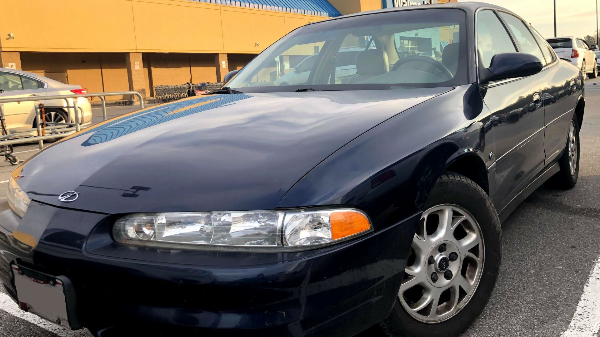 File:2001 Oldsmobile Intrigue (front left).jpg