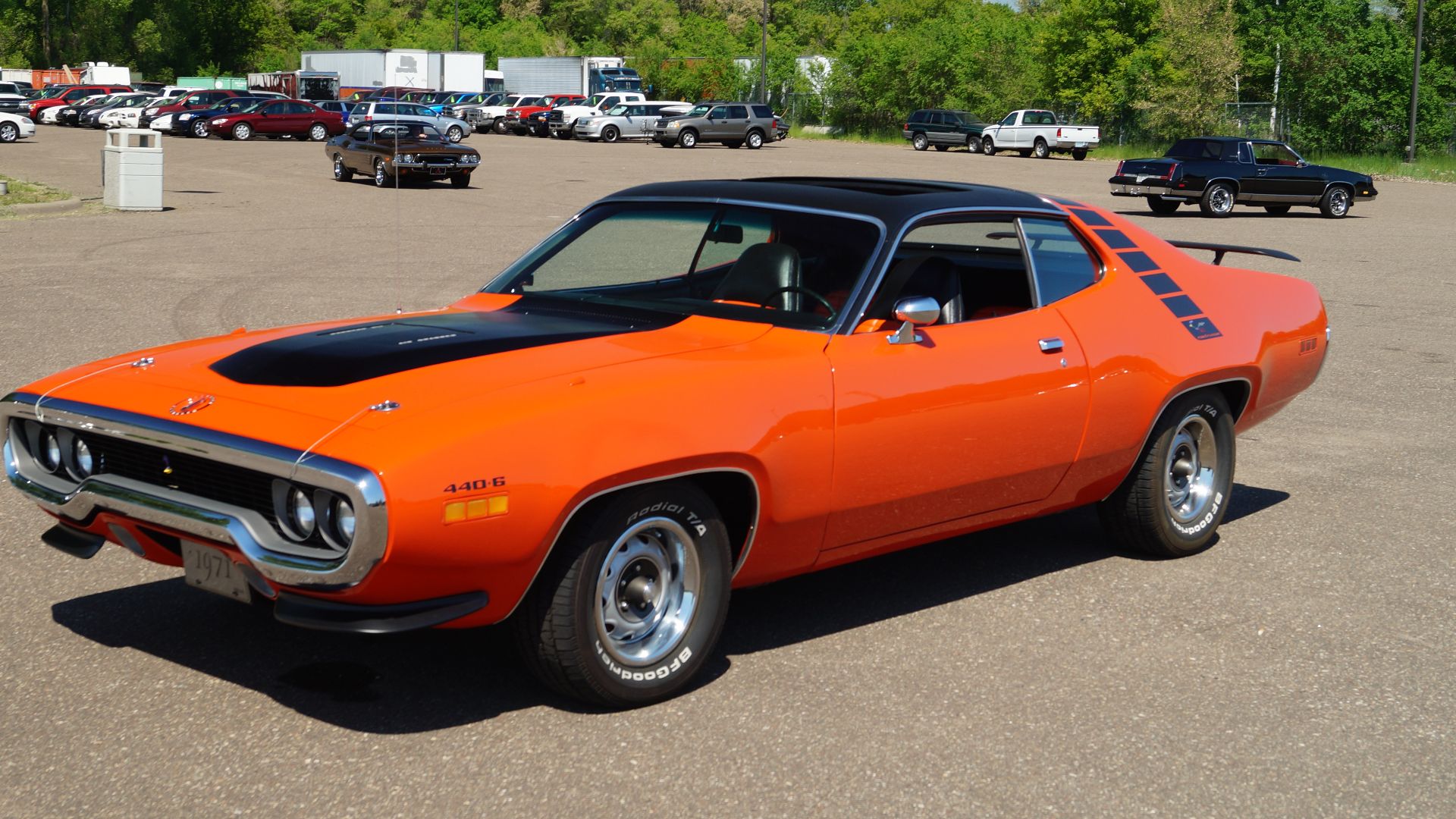 File:1971 Plymouth Roadrunner (27161774725).jpg