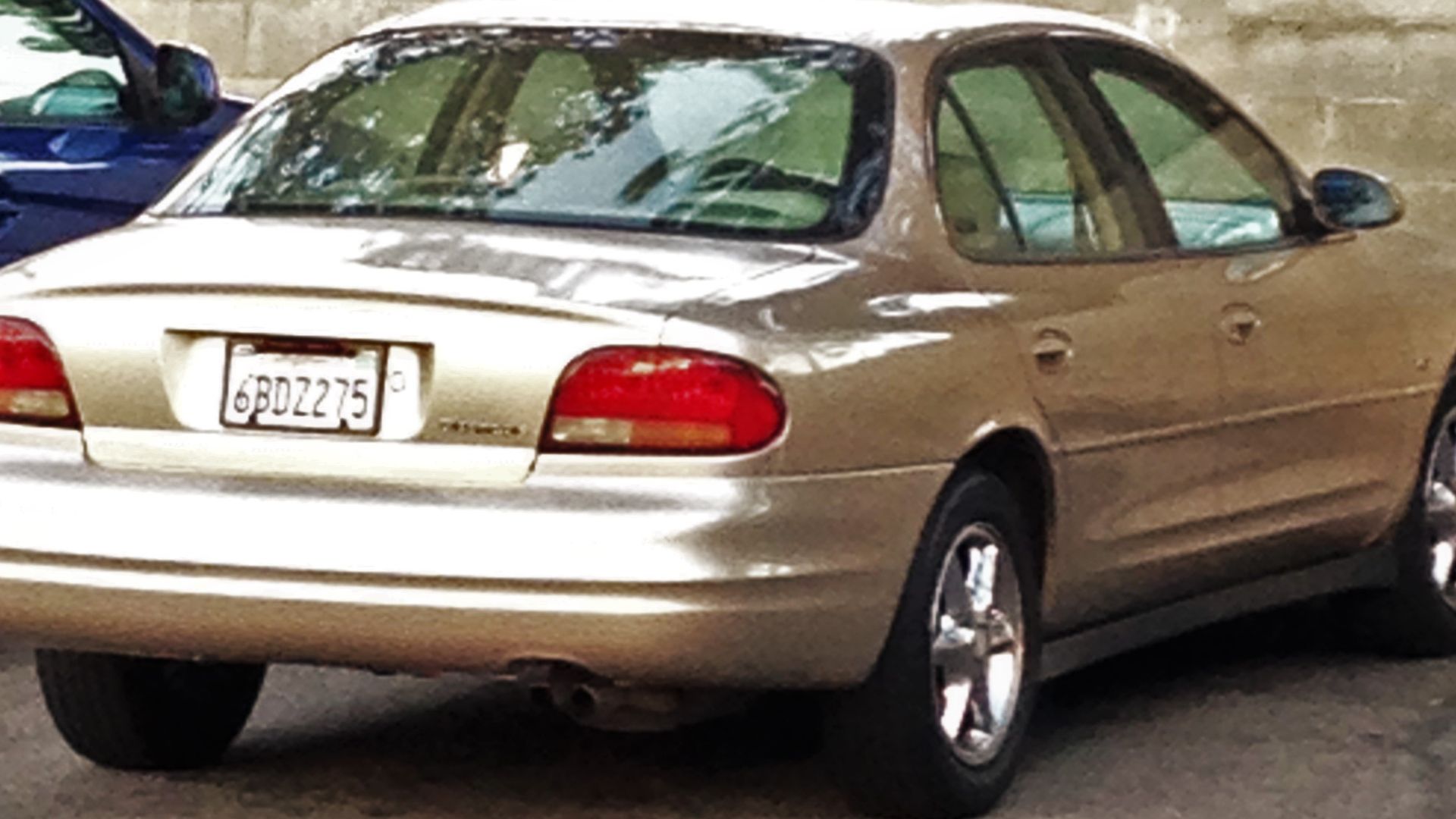 File:2000 Oldsmobile Intrigue GL rear right (low res).jpg
