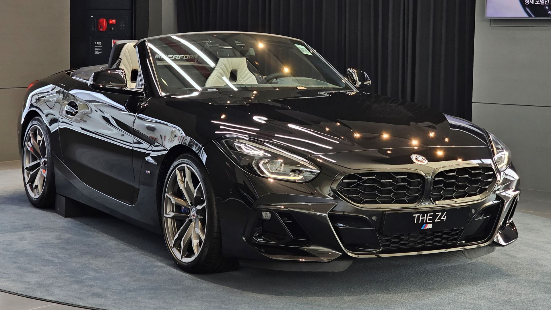 File:BMW G29 Z4 M40i Black Sapphire Metallic (7).jpg