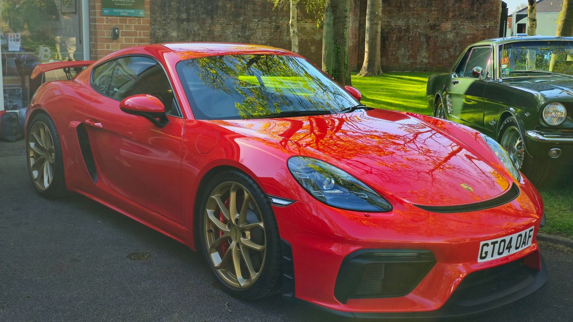 File:2020 Porsche 718 Cayman GT4 5.jpg