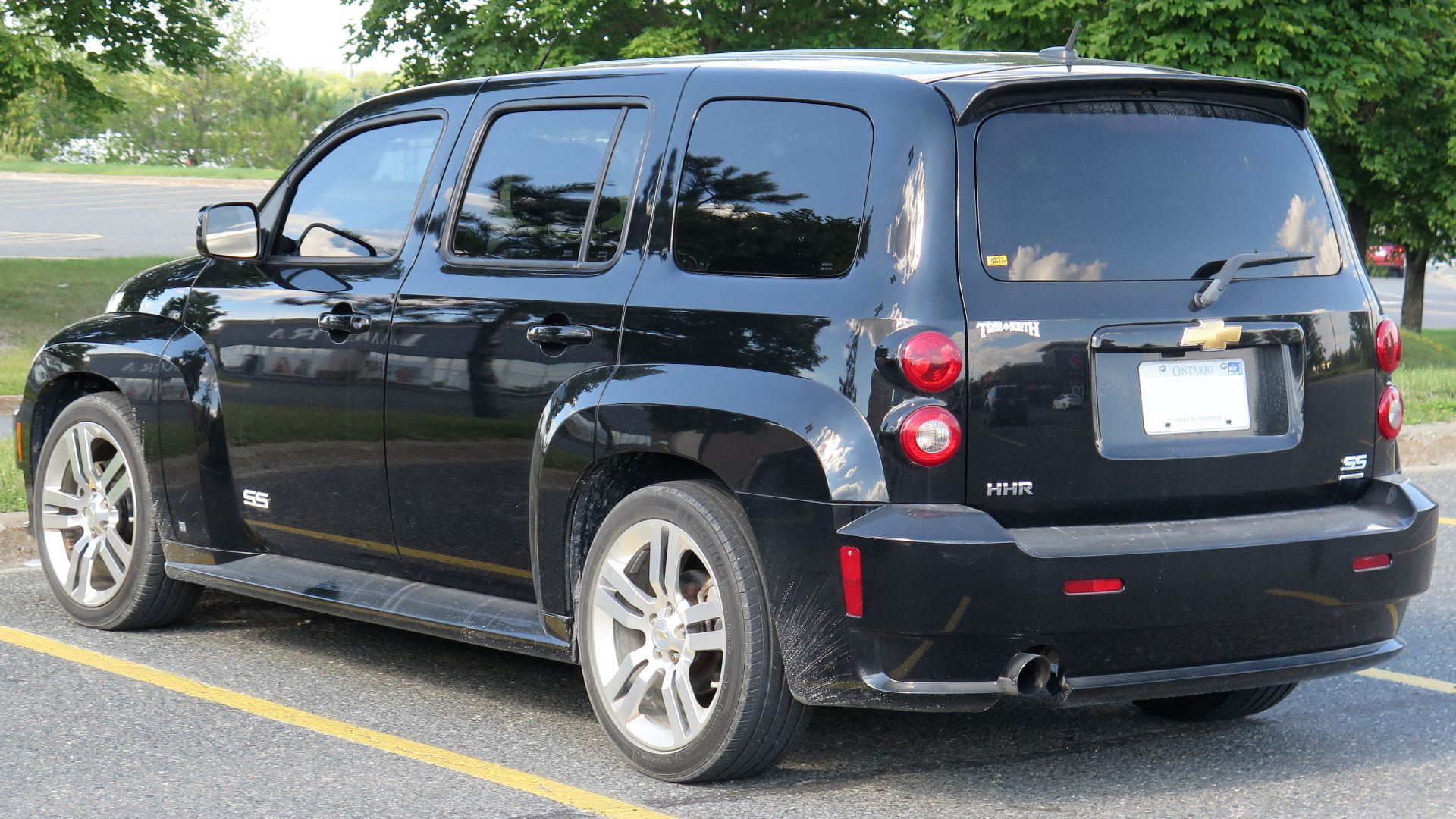 File:2008 Chevrolet HHR SS in Black, Rear Left, 08-13-2022.jpg