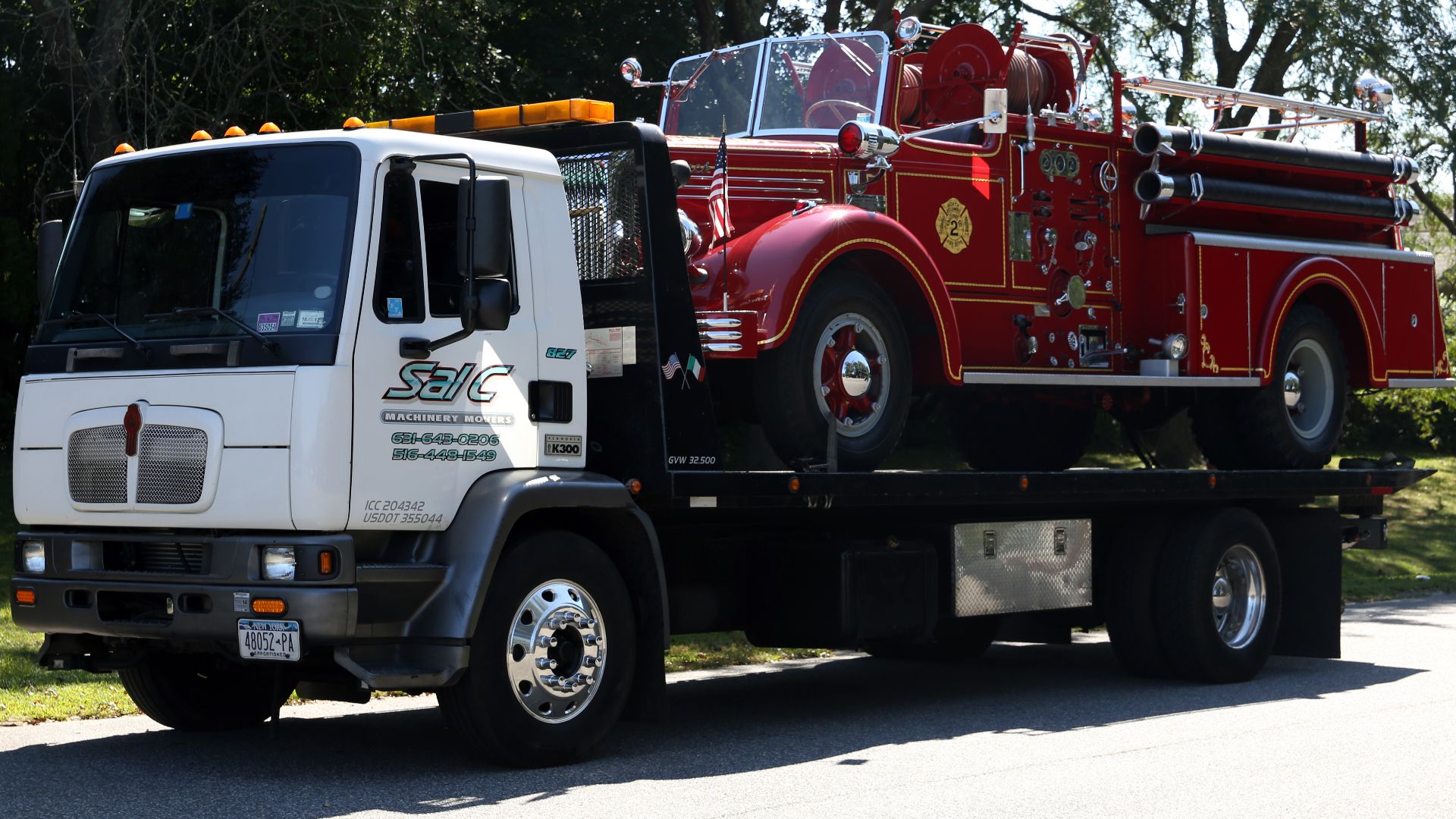 File:2001 Kenworth K300, Mack fire engine.jpg