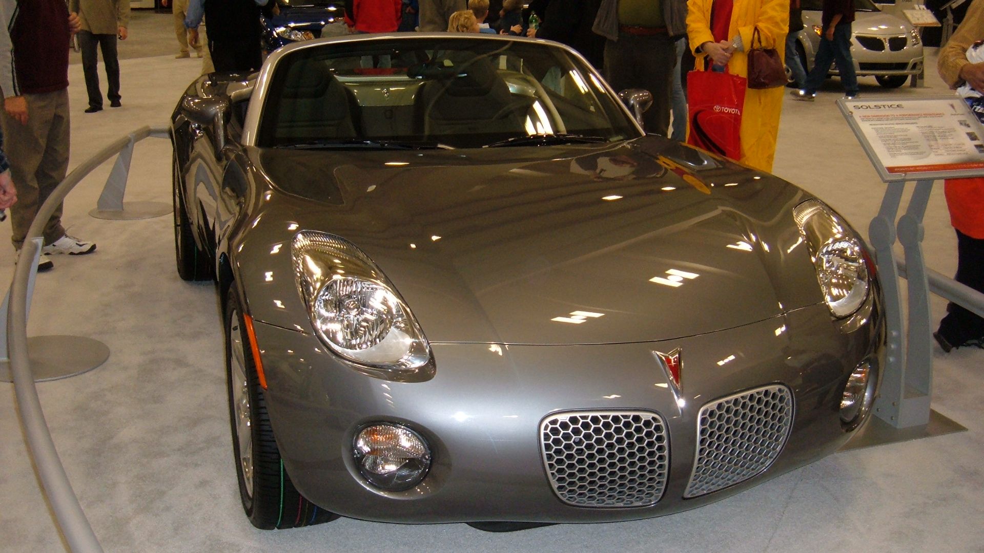 File:Pontiac Solstice concept front.JPG