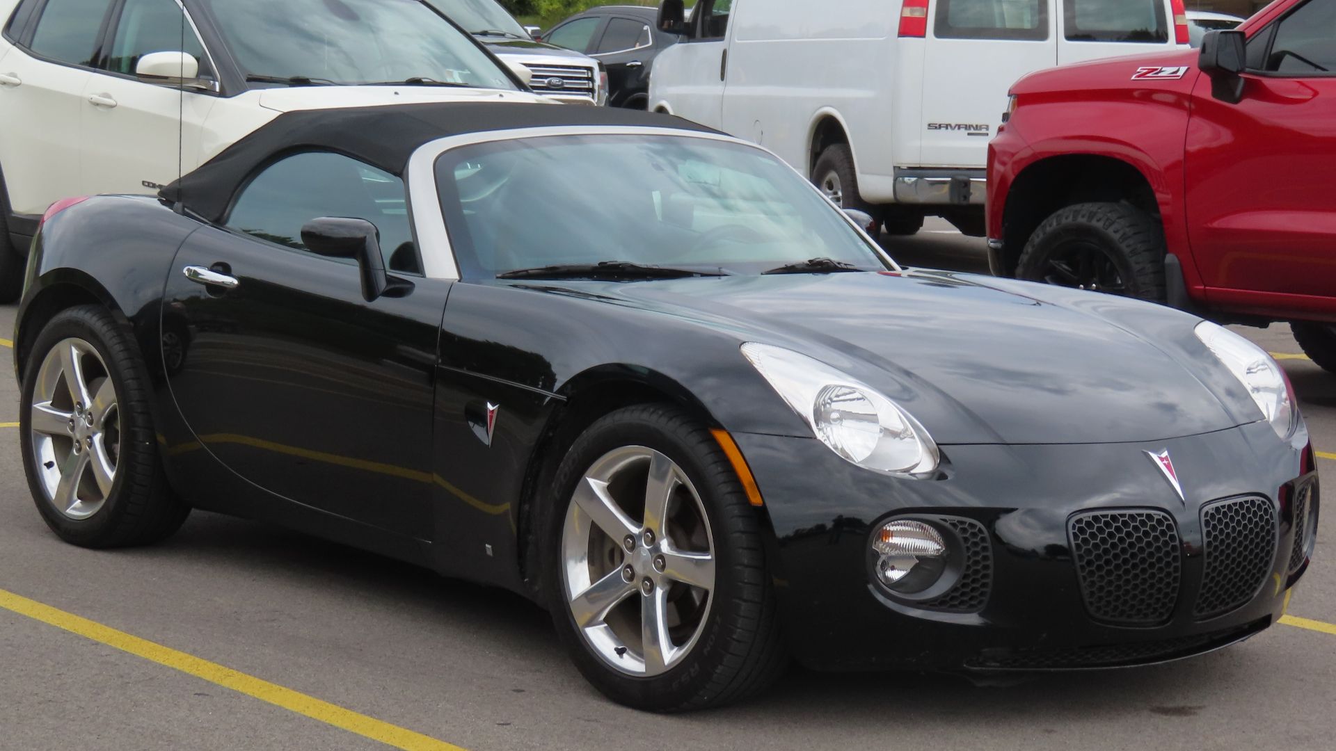 File:2007 Pontiac Solstice GXP, 08-14-2022.jpg