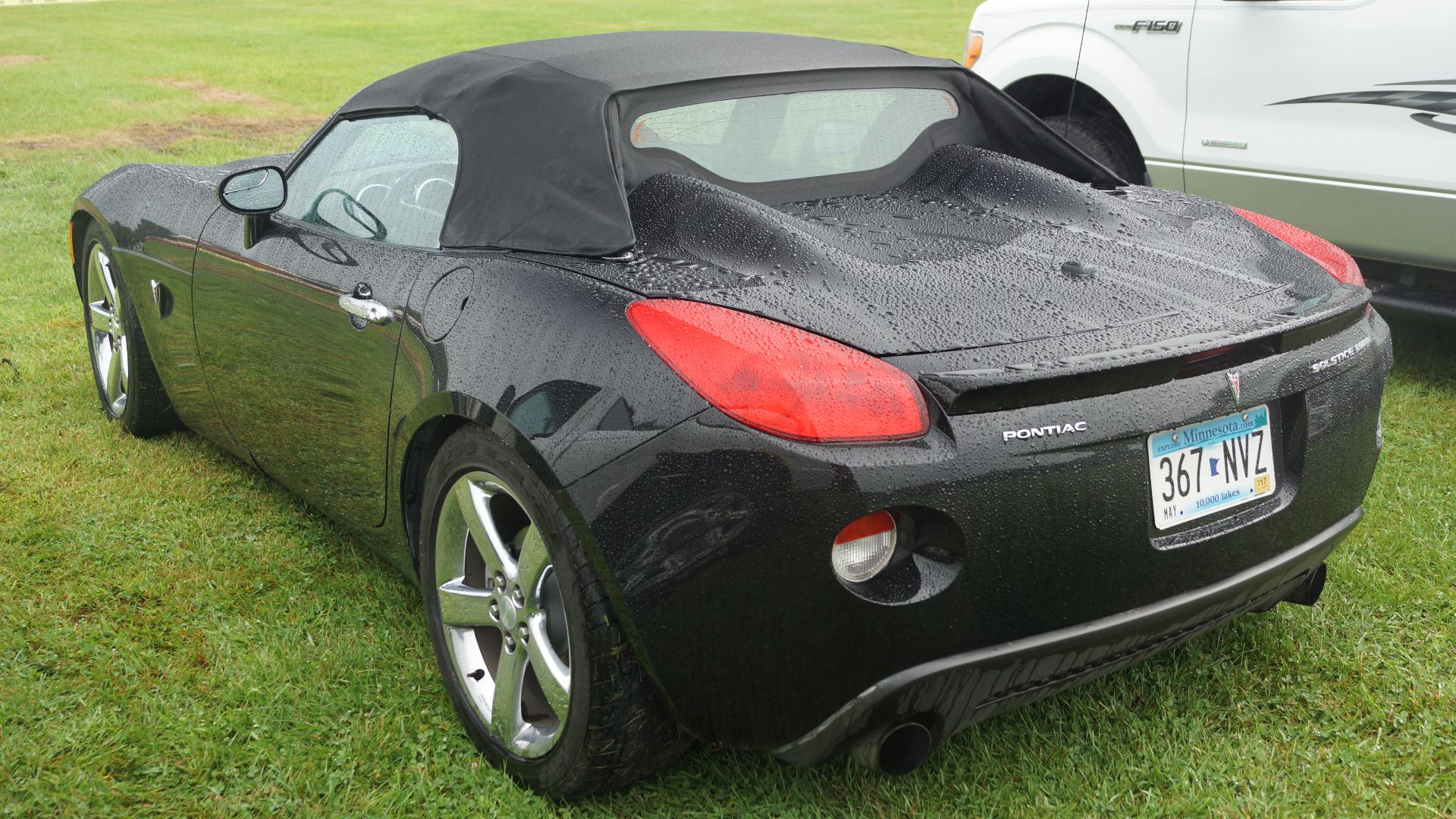 File:2007 Pontiac Solstice GXP Convertible (29242155246).jpg