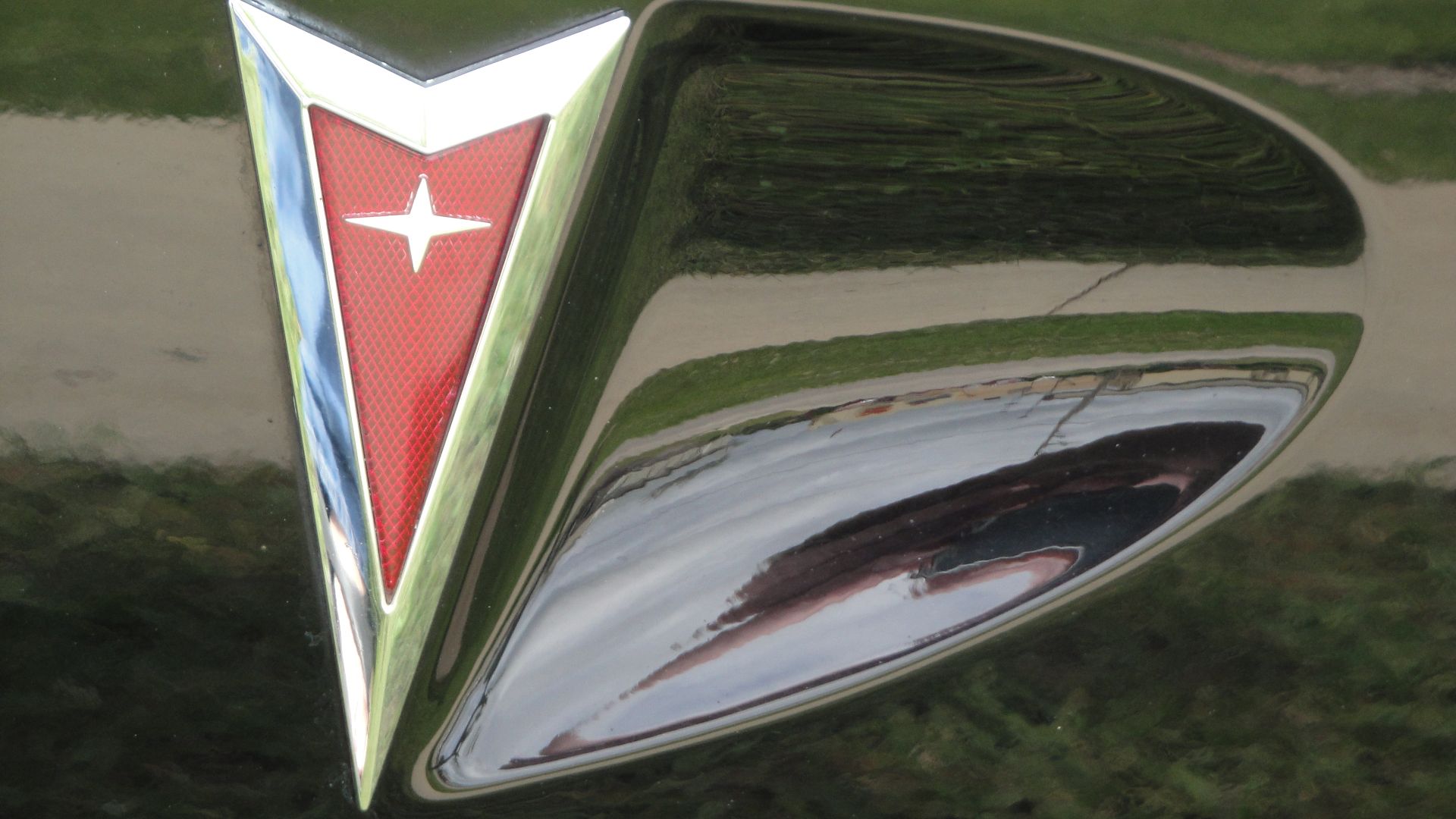File:07 Pontiac Solstice (7265295102).jpg