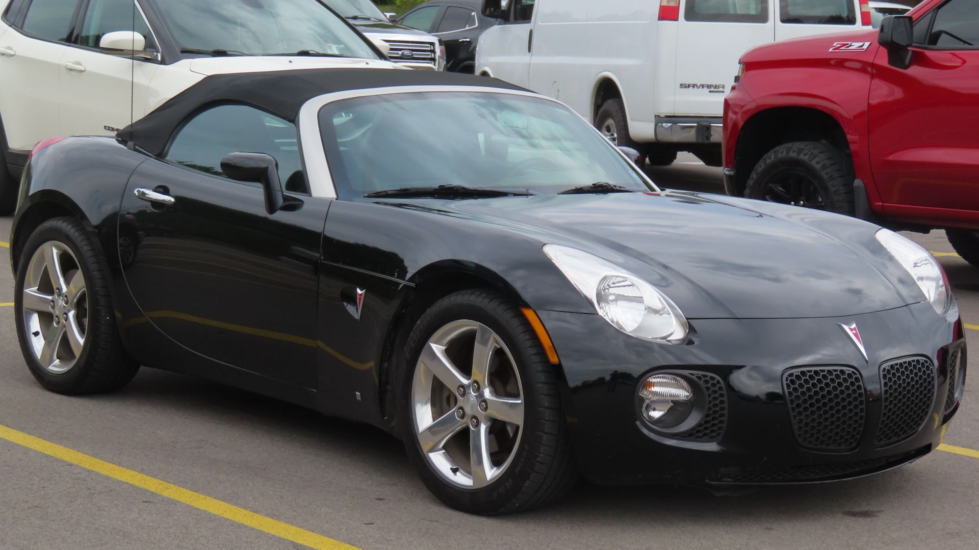 File:2007 Pontiac Solstice GXP, 08-14-2022.jpg