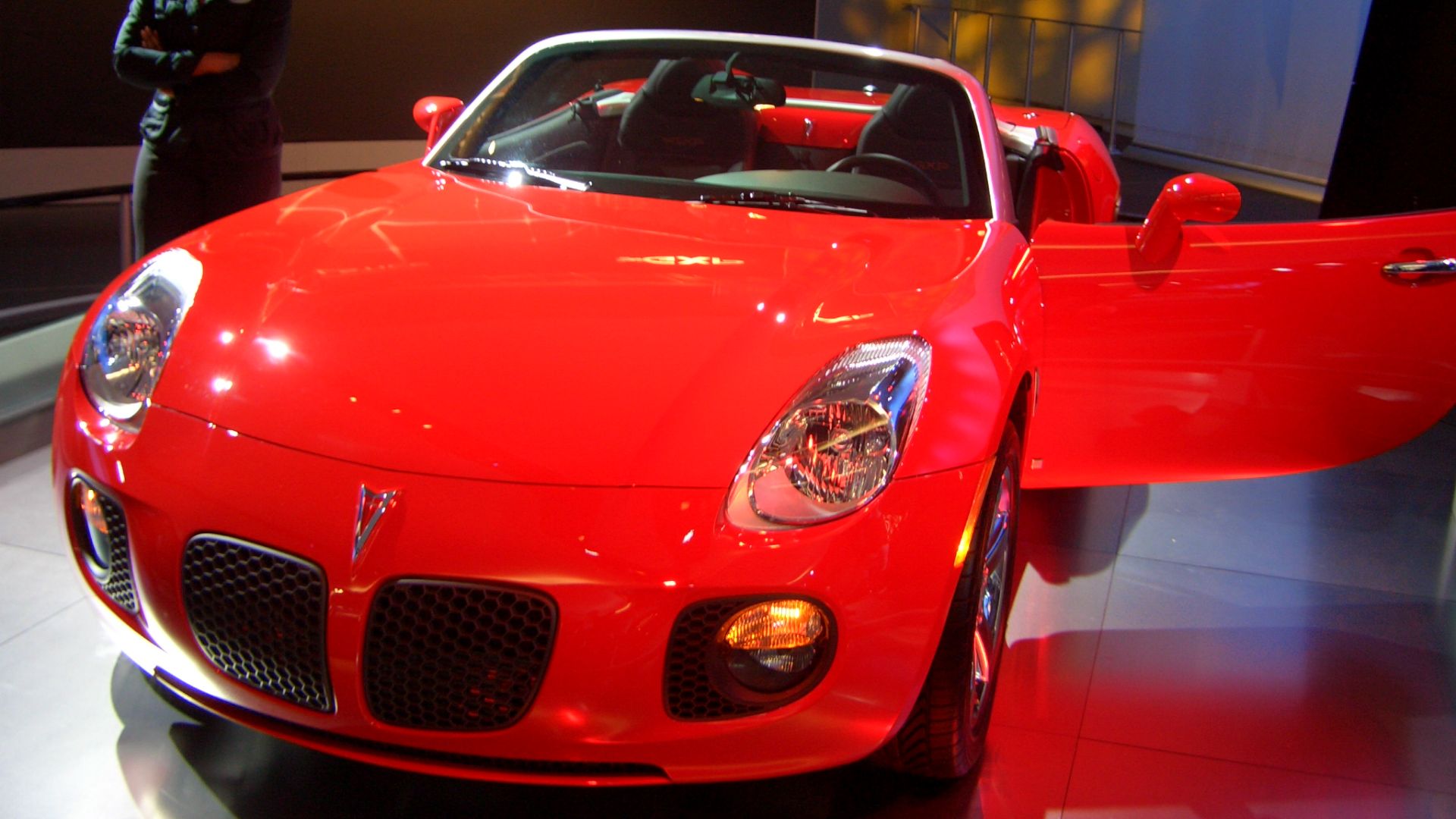 File:Pontiac Solstice (86744376).jpg