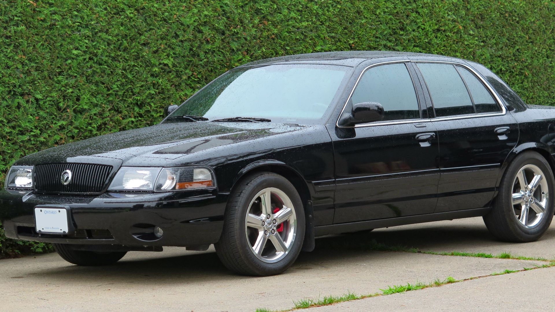 File:2003 Ford Marauder in Black, front left, 2024-07-15.jpg