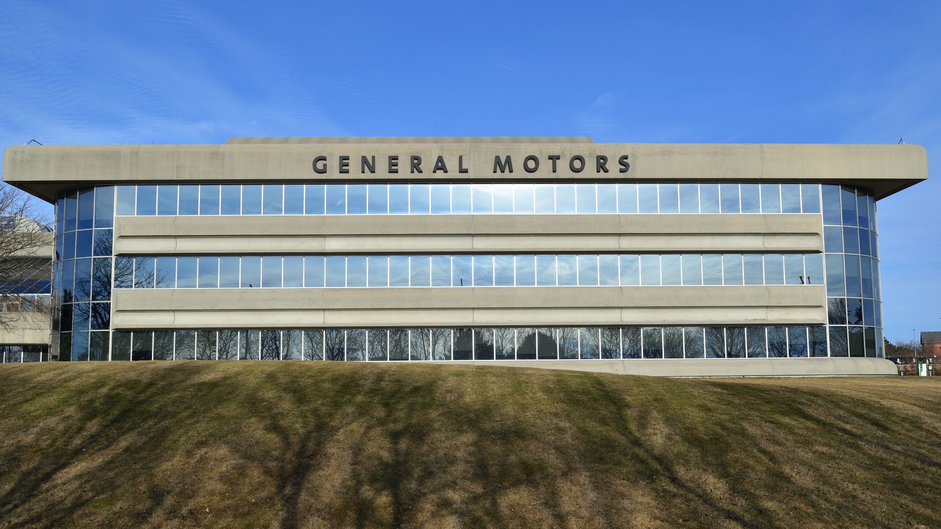 File:GeneralMotorsCanada2.jpg