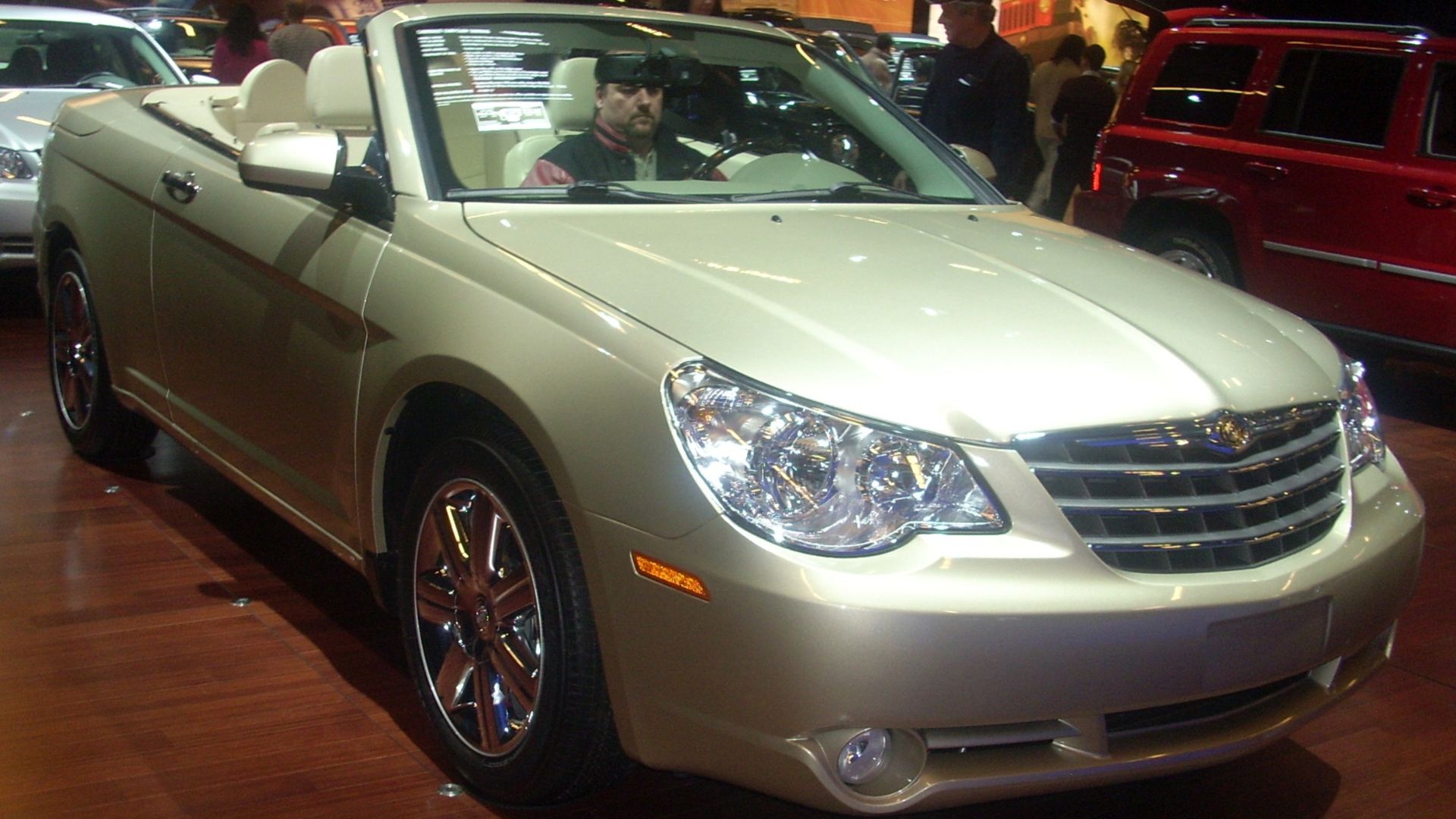 File:'10 Chrysler Sebring Convertible -- Front (MIAS '10).jpg